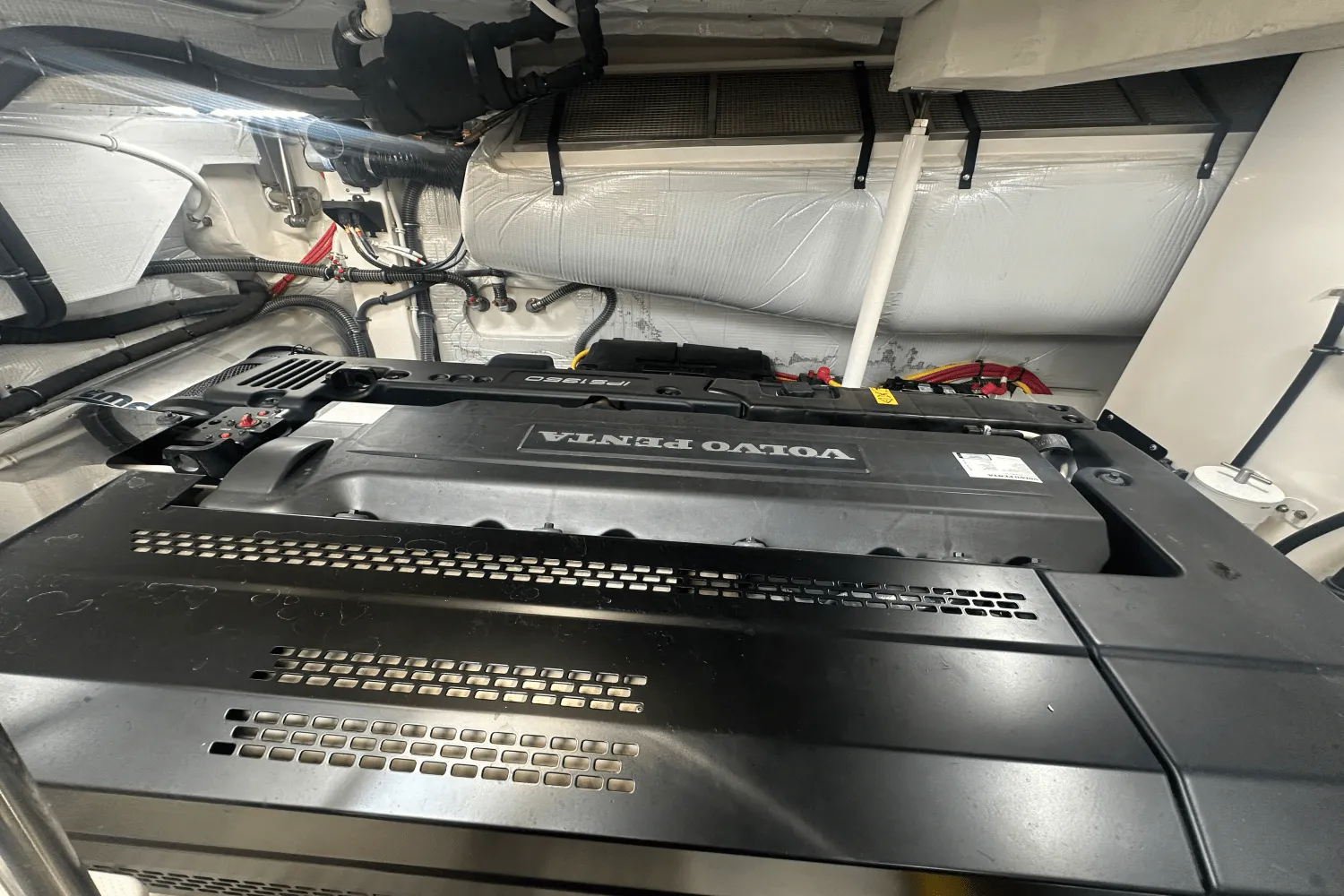 2025 Tiara Yachts EX60 Image Thumbnail #37