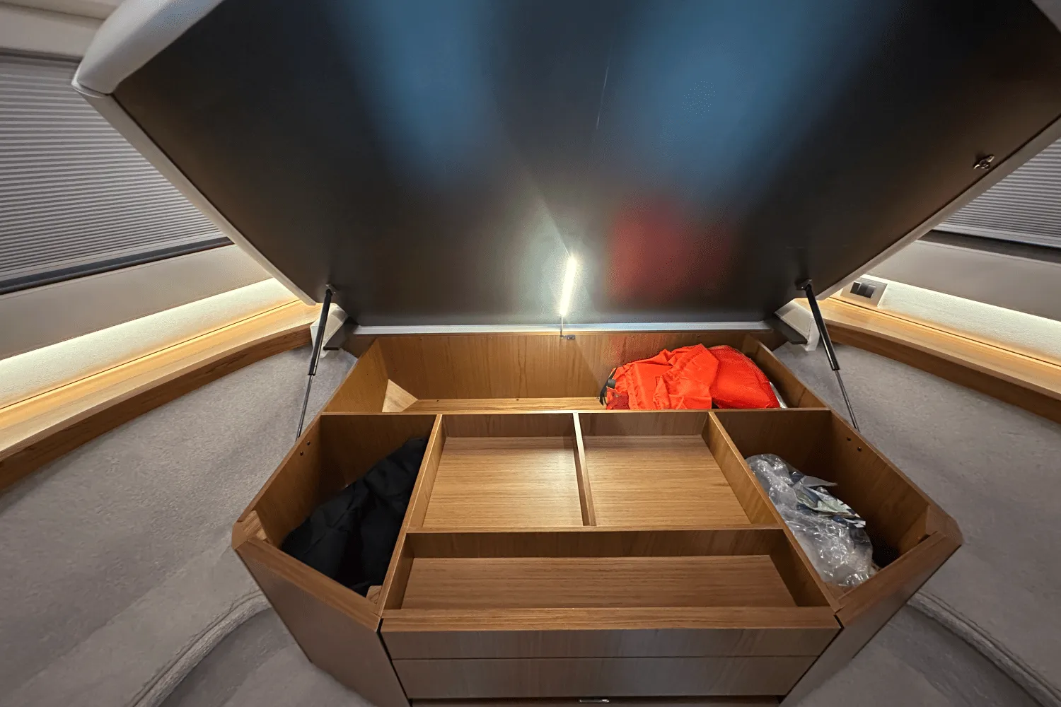 2025 Tiara Yachts EX60 Image Thumbnail #84