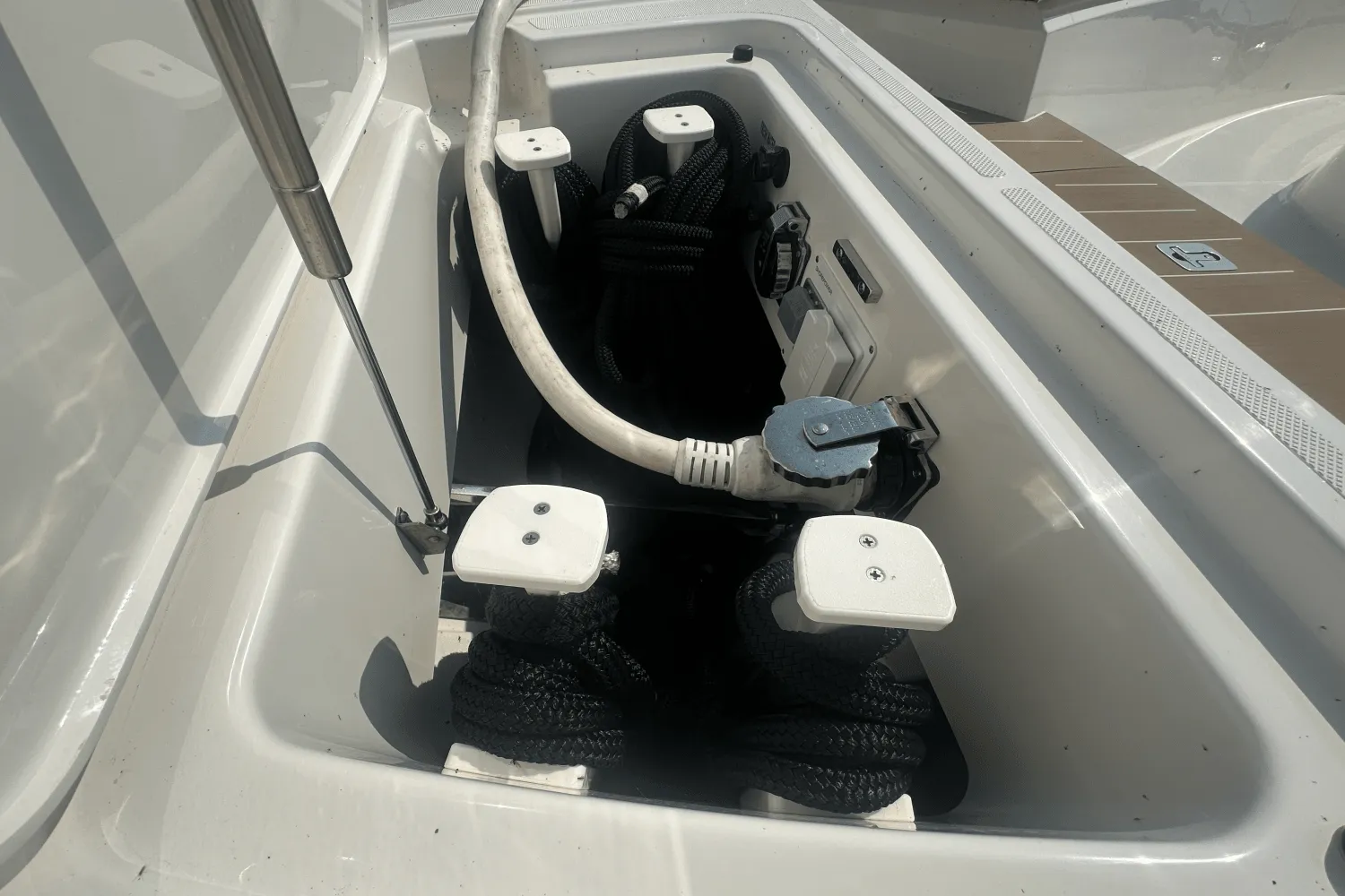 2025 Tiara Yachts EX60 Image Thumbnail #15