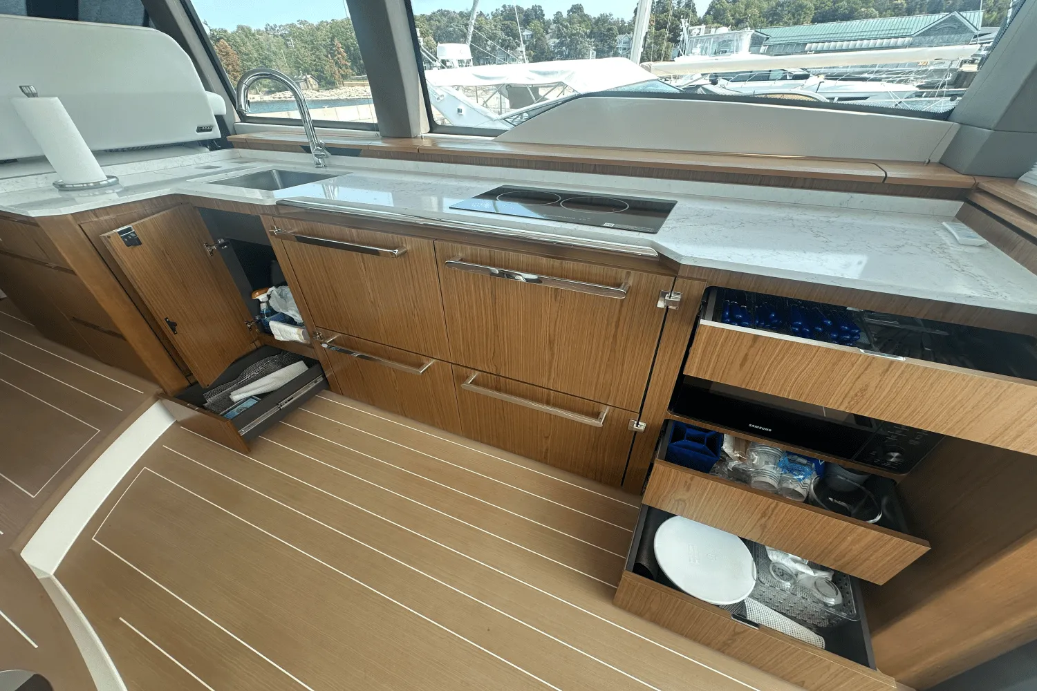 2025 Tiara Yachts EX60 Image Thumbnail #59