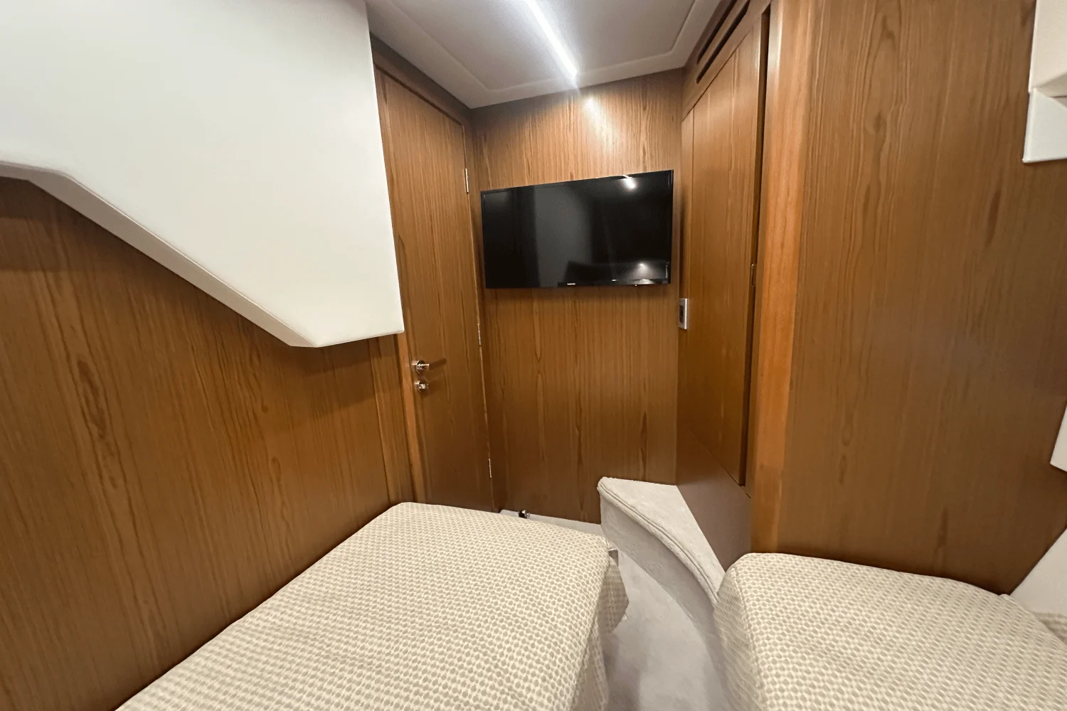 2025 Tiara Yachts EX 60 Image Thumbnail #94