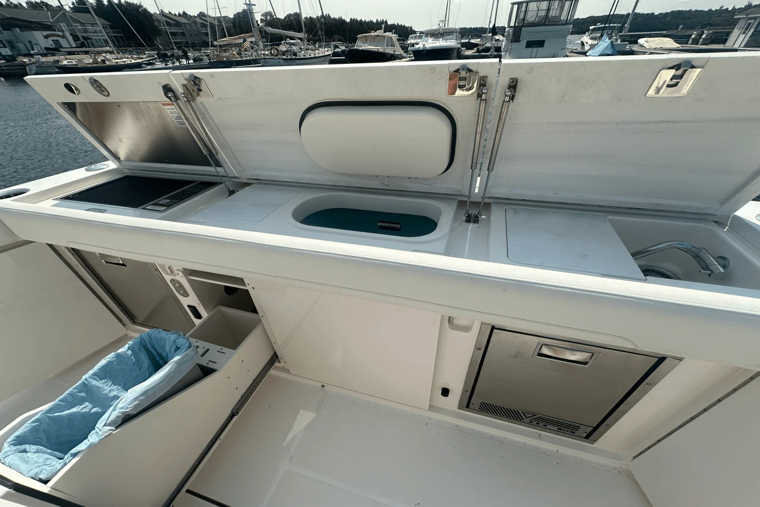 2025 Tiara Yachts EX 60 Image Thumbnail #22