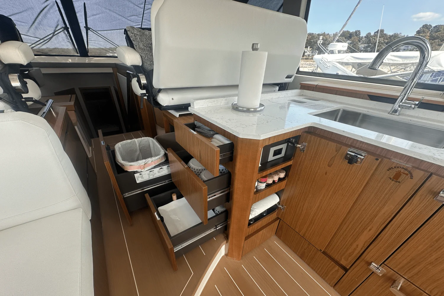 2025 Tiara Yachts EX 60 Image Thumbnail #60