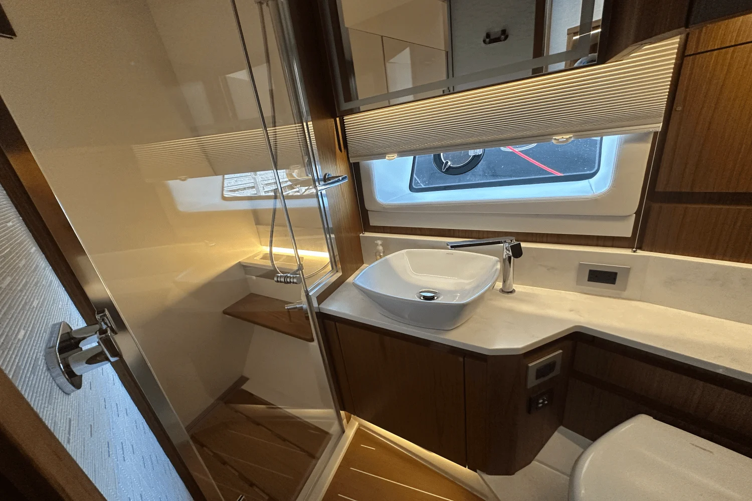 2025 Tiara Yachts EX 60 Image Thumbnail #86