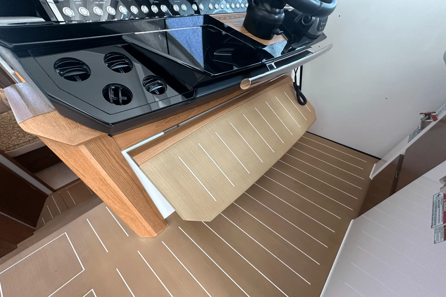 2025 Tiara Yachts EX60 Image Thumbnail #98