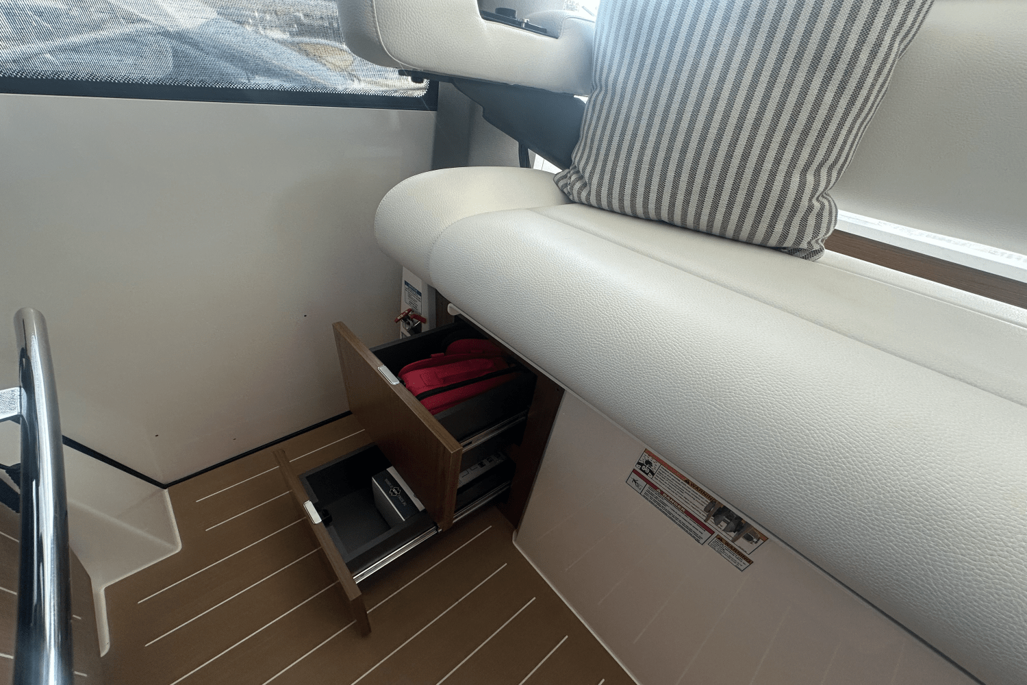 2025 Tiara Yachts EX60 Image Thumbnail #90