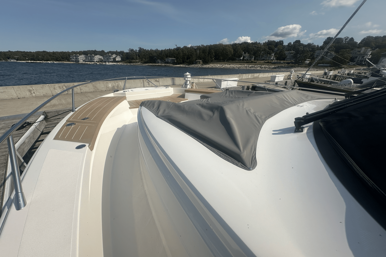 2025 Tiara Yachts EX60 Image Thumbnail #7