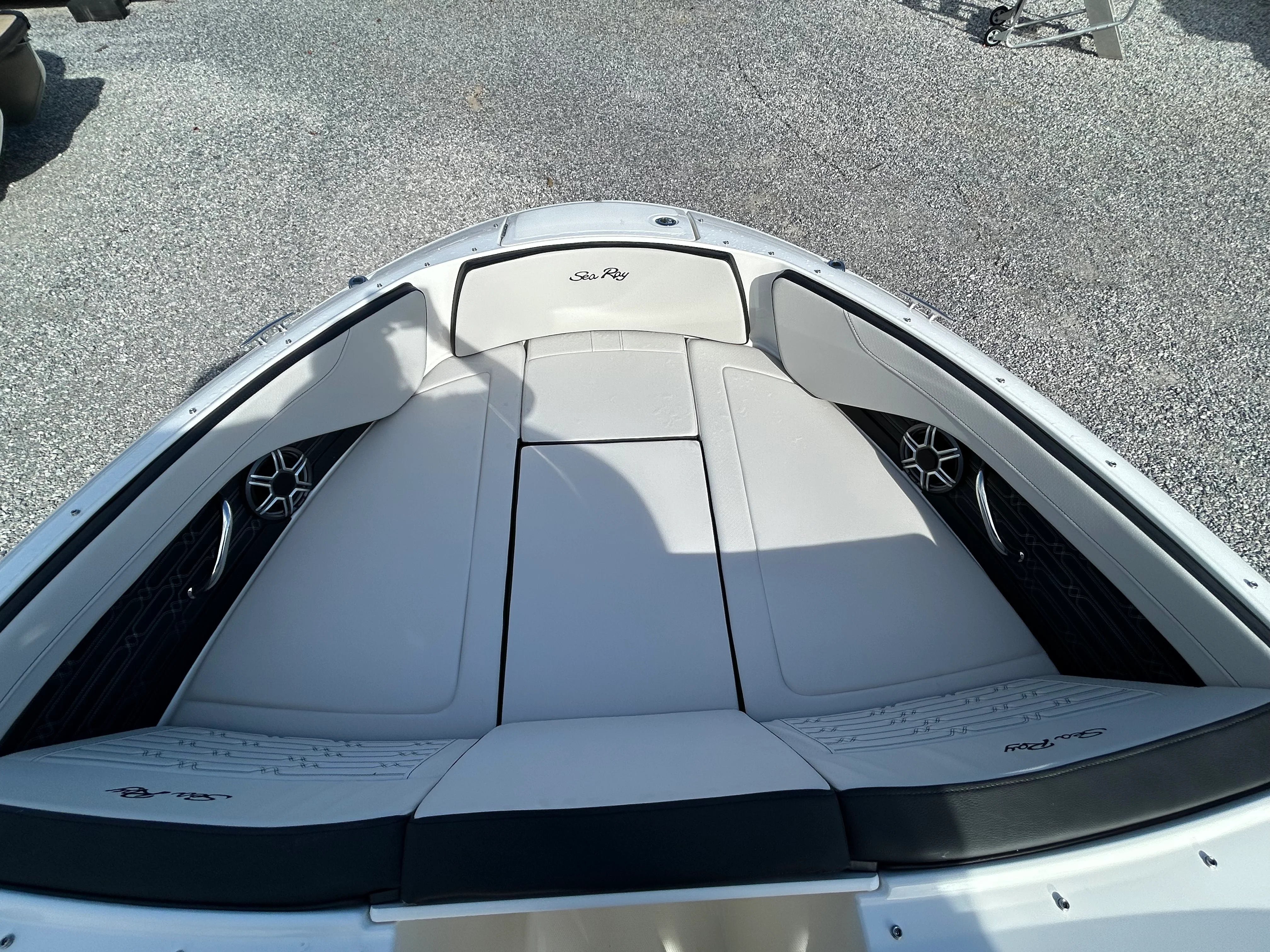 2026 Sea Ray SPX 210 Outboard Image Thumbnail #14