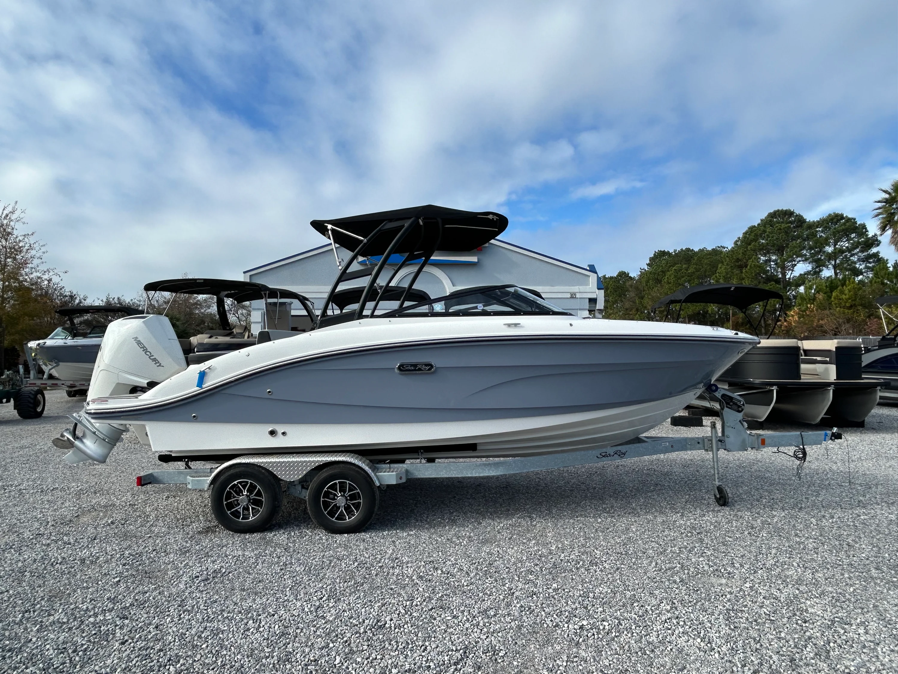 2026 Sea Ray SPX 210 Outboard Image Thumbnail #1