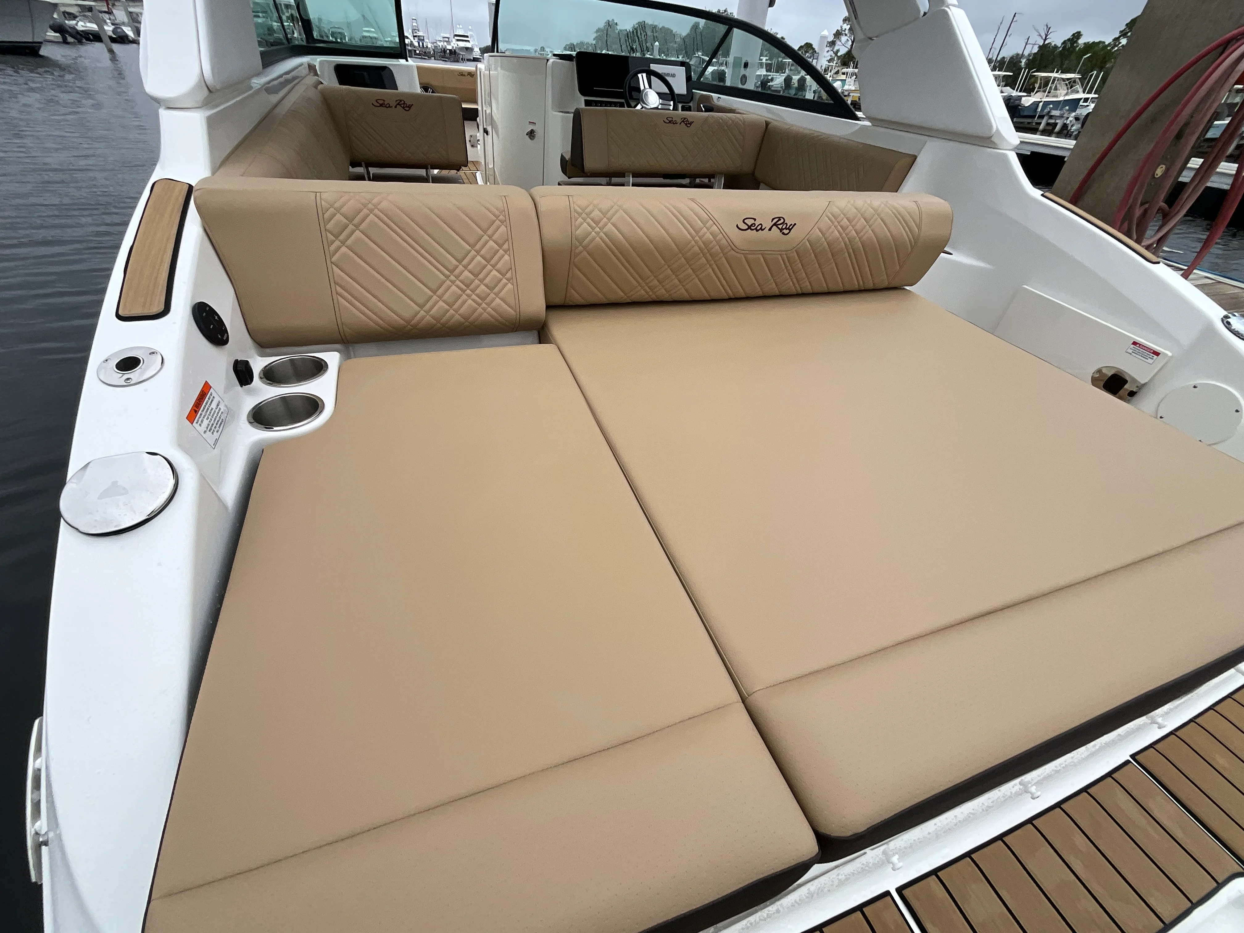 2026 Sea Ray SDX 250 Outboard Image Thumbnail #9