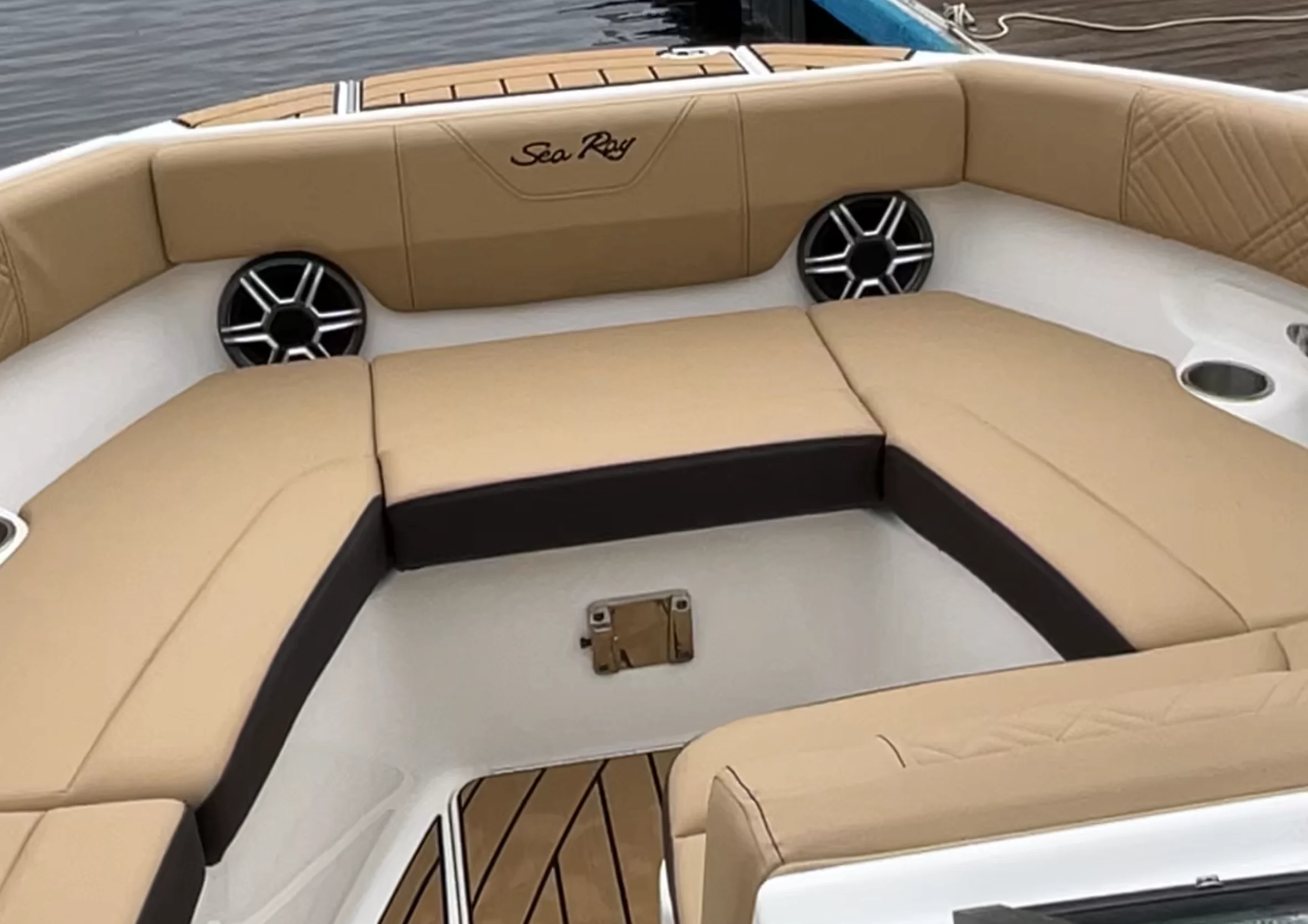 2026 Sea Ray SDX 250 Outboard Image Thumbnail #12