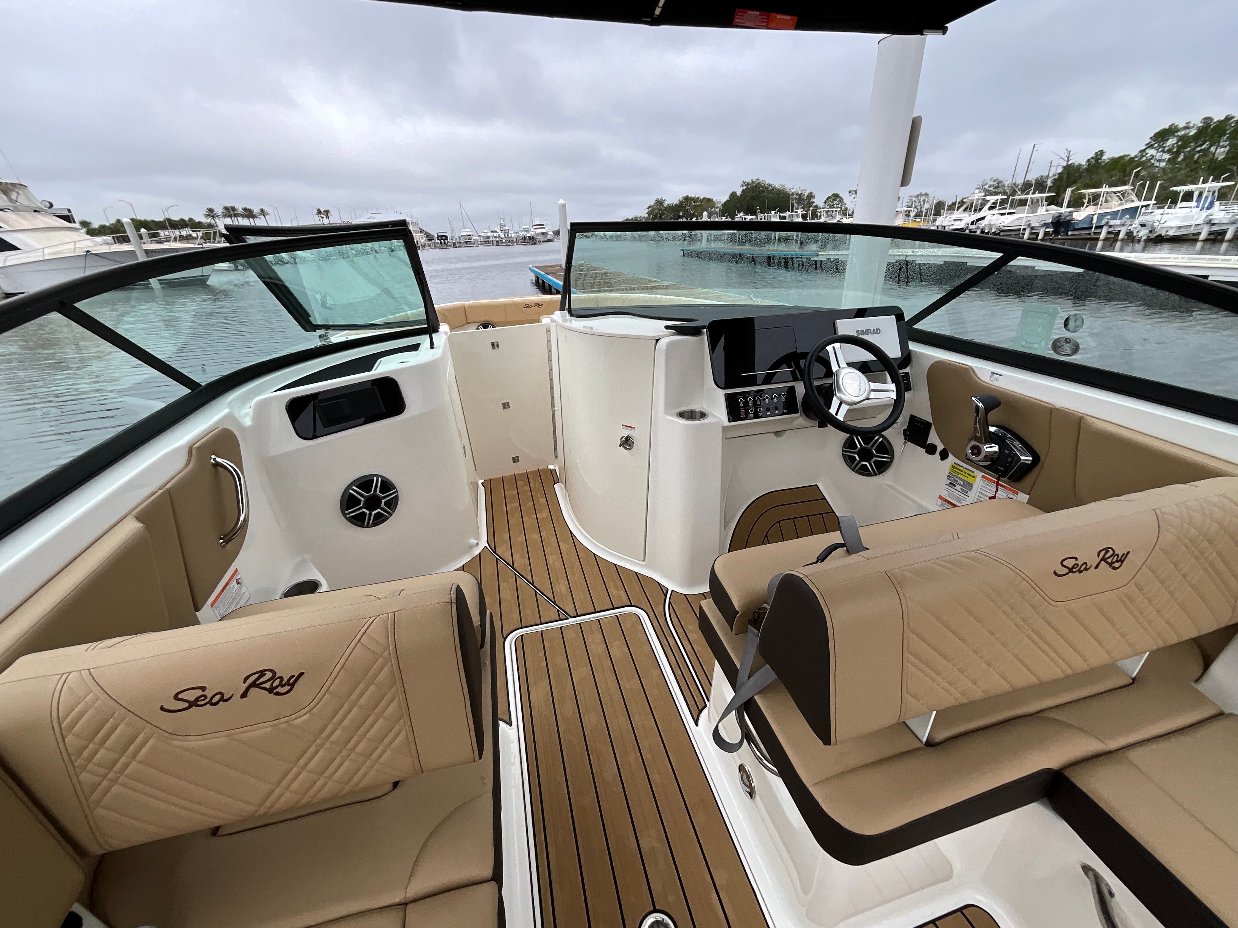 2026 Sea Ray SDX 250 Outboard Image Thumbnail #17