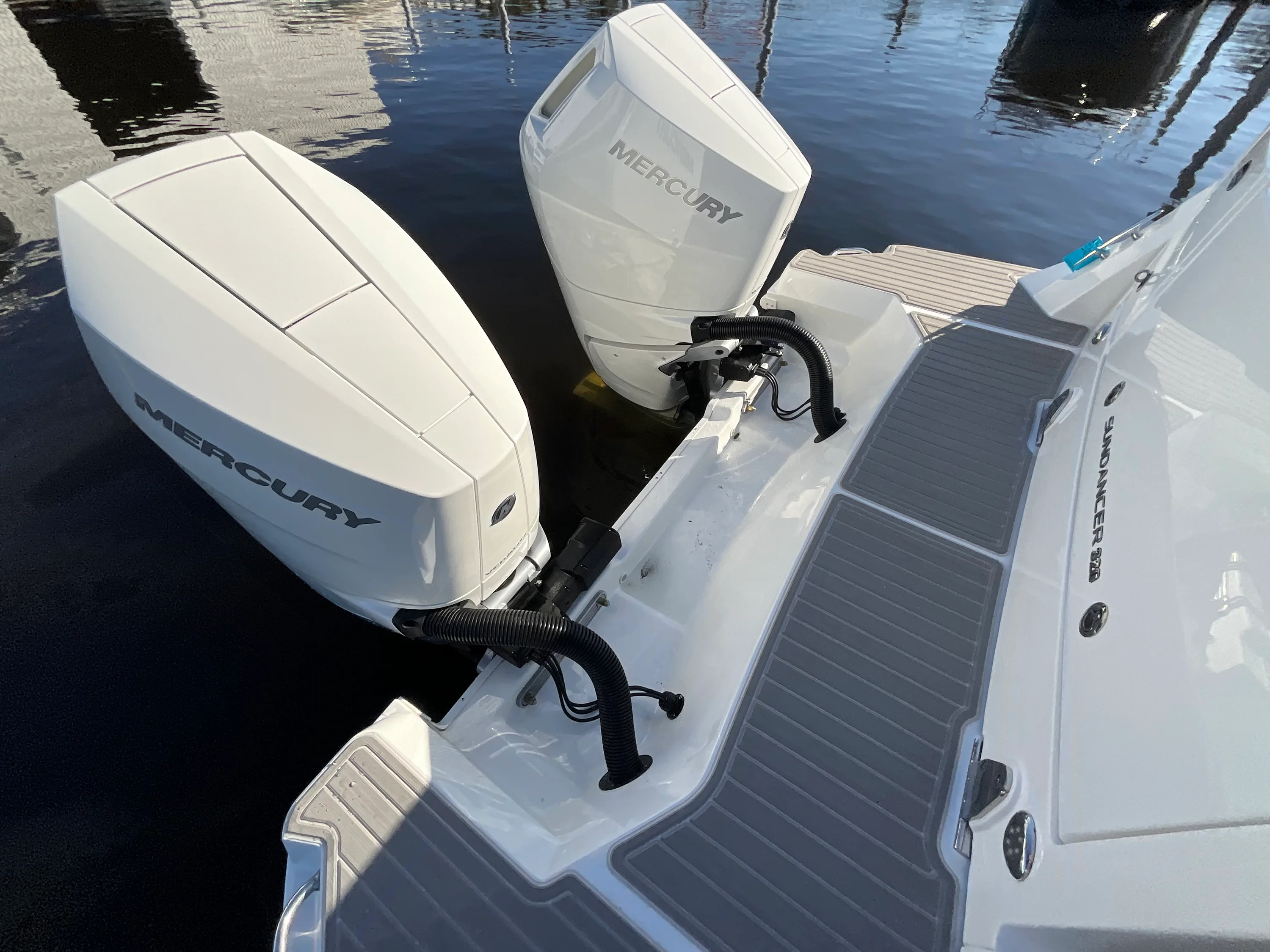 2026 Sea Ray Sundancer 320 Outboard Image Thumbnail #16