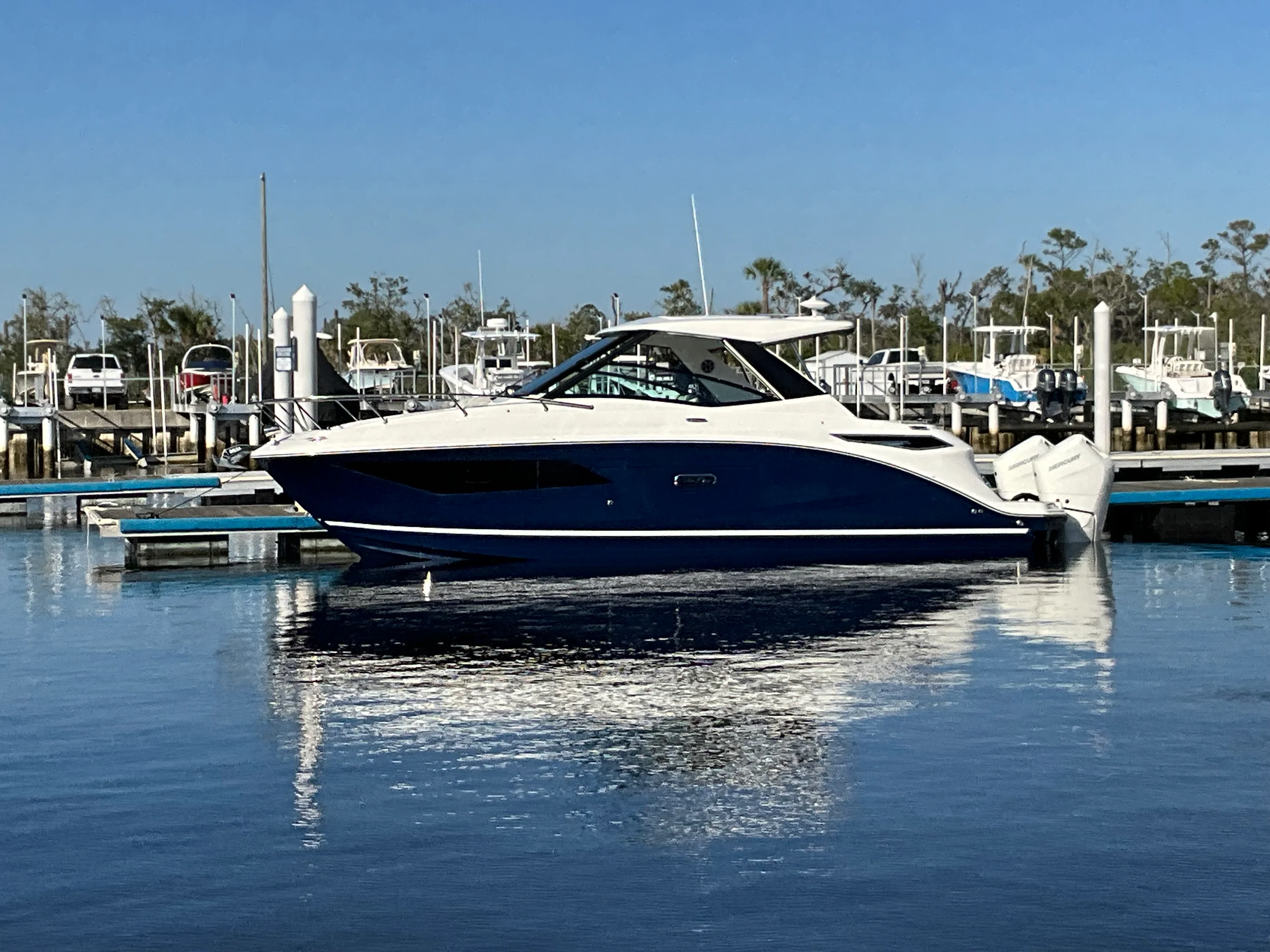 2026 Sea Ray Sundancer 320 Outboard Image Thumbnail #0