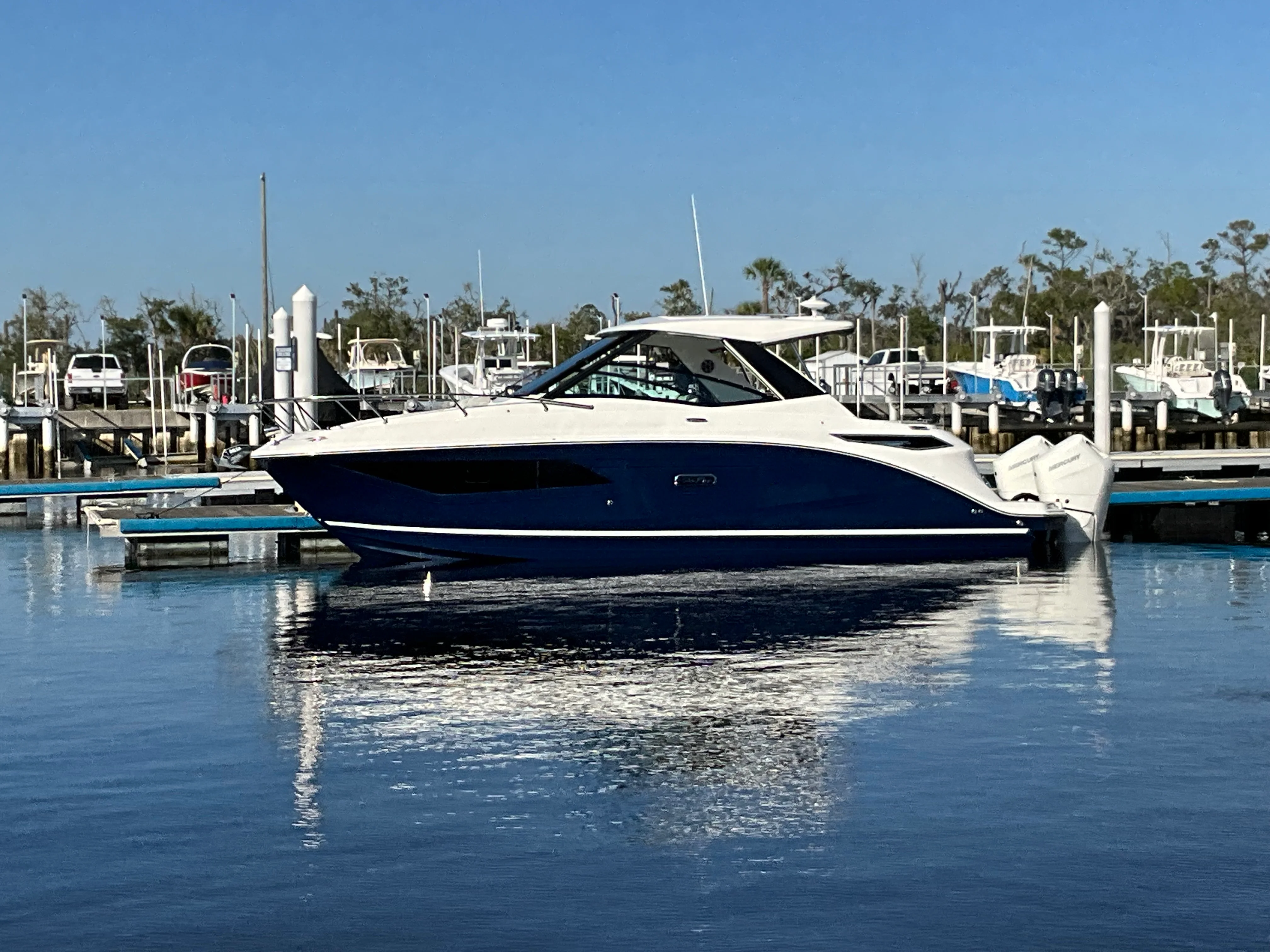 2026 Sea Ray Sundancer 320 Outboard Image Thumbnail #0