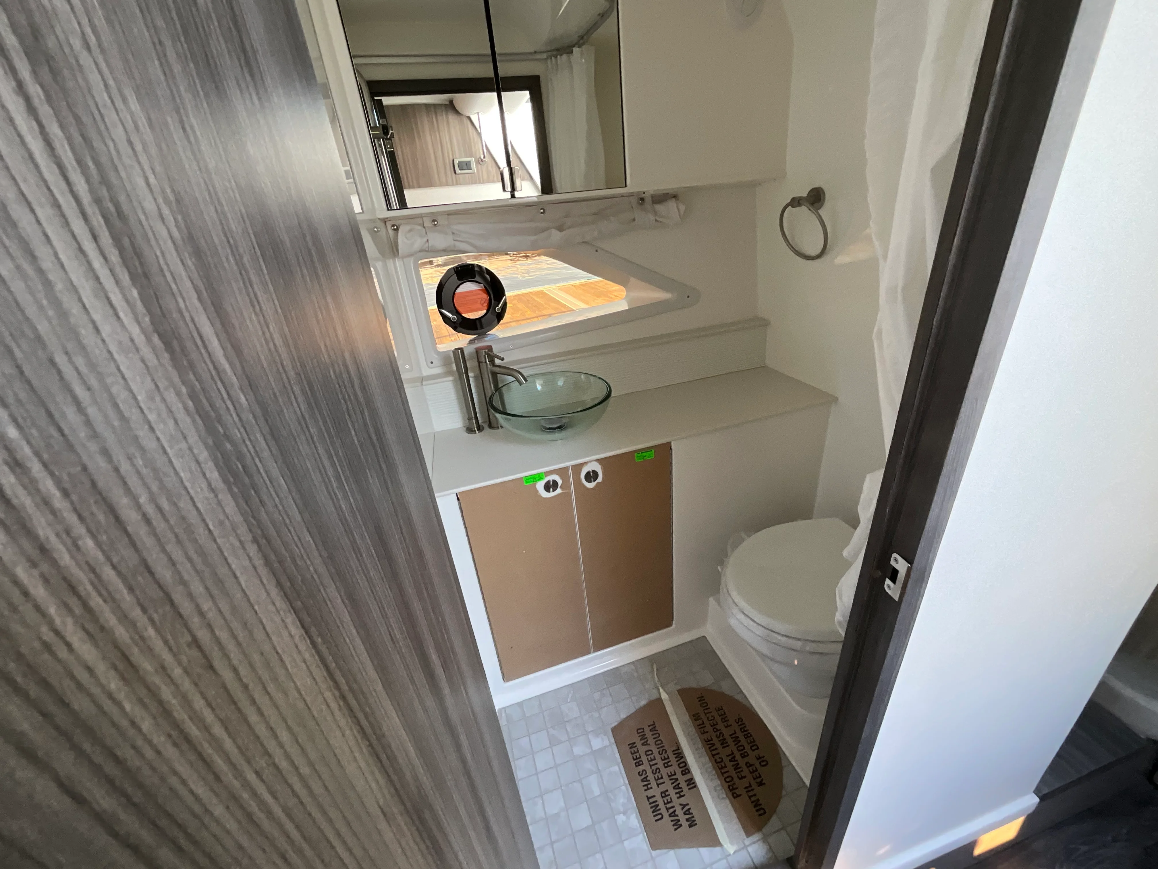 2026 Sea Ray Sundancer 320 Outboard Image Thumbnail #11