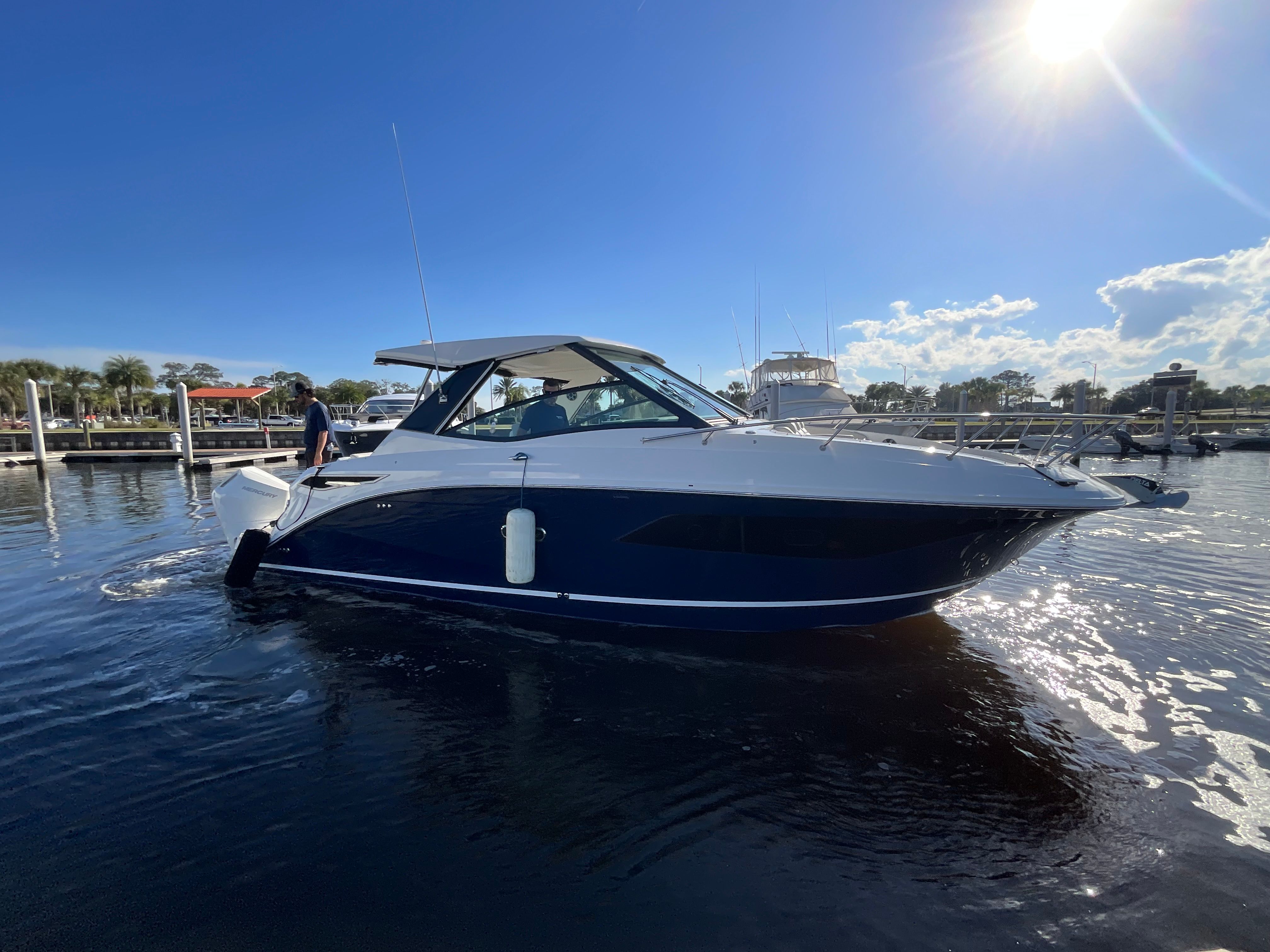 2026 Sea Ray Sundancer 320 Outboard Image Thumbnail #1