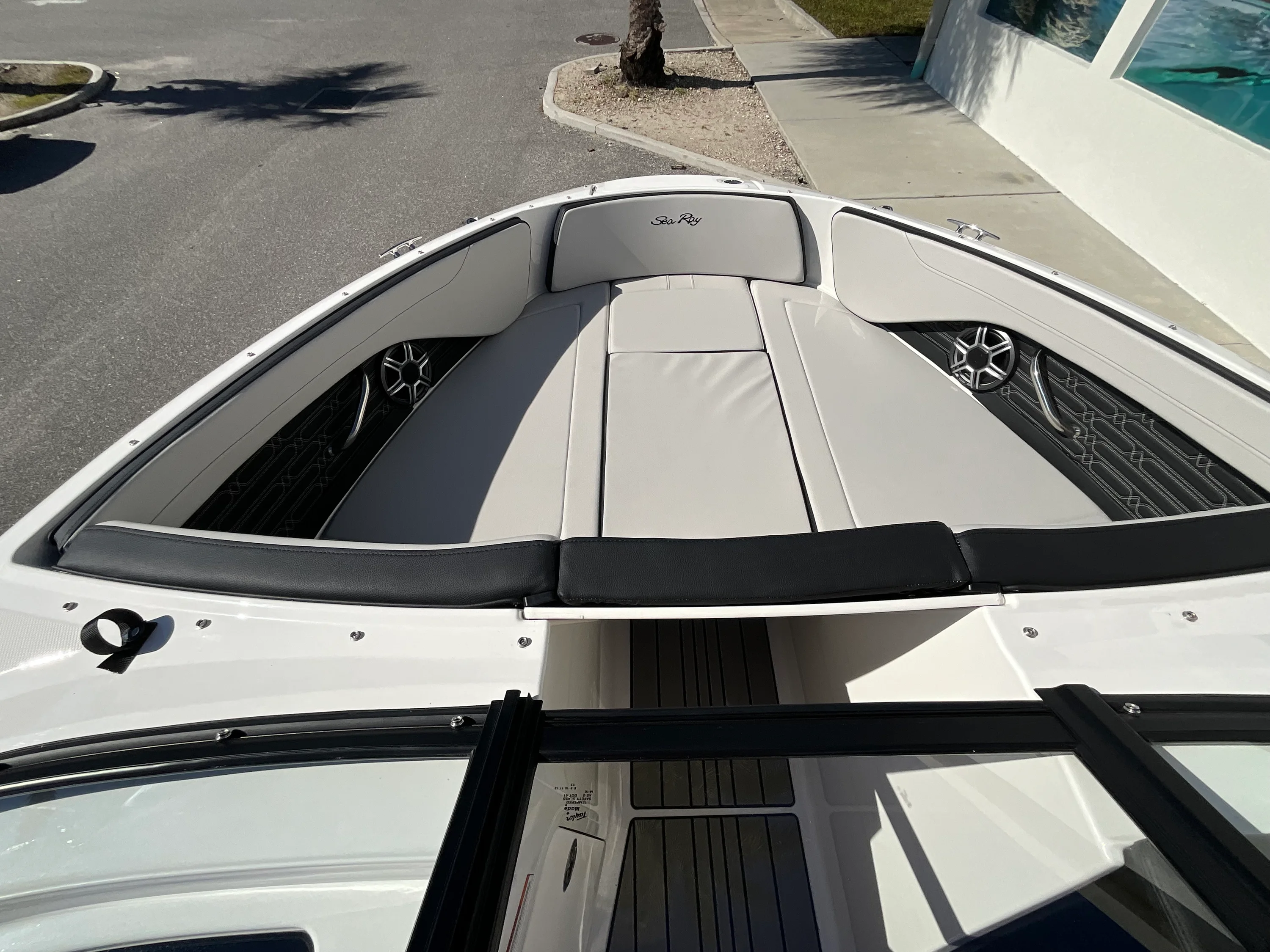 2026 Sea Ray SPX 210 Outboard Image Thumbnail #18