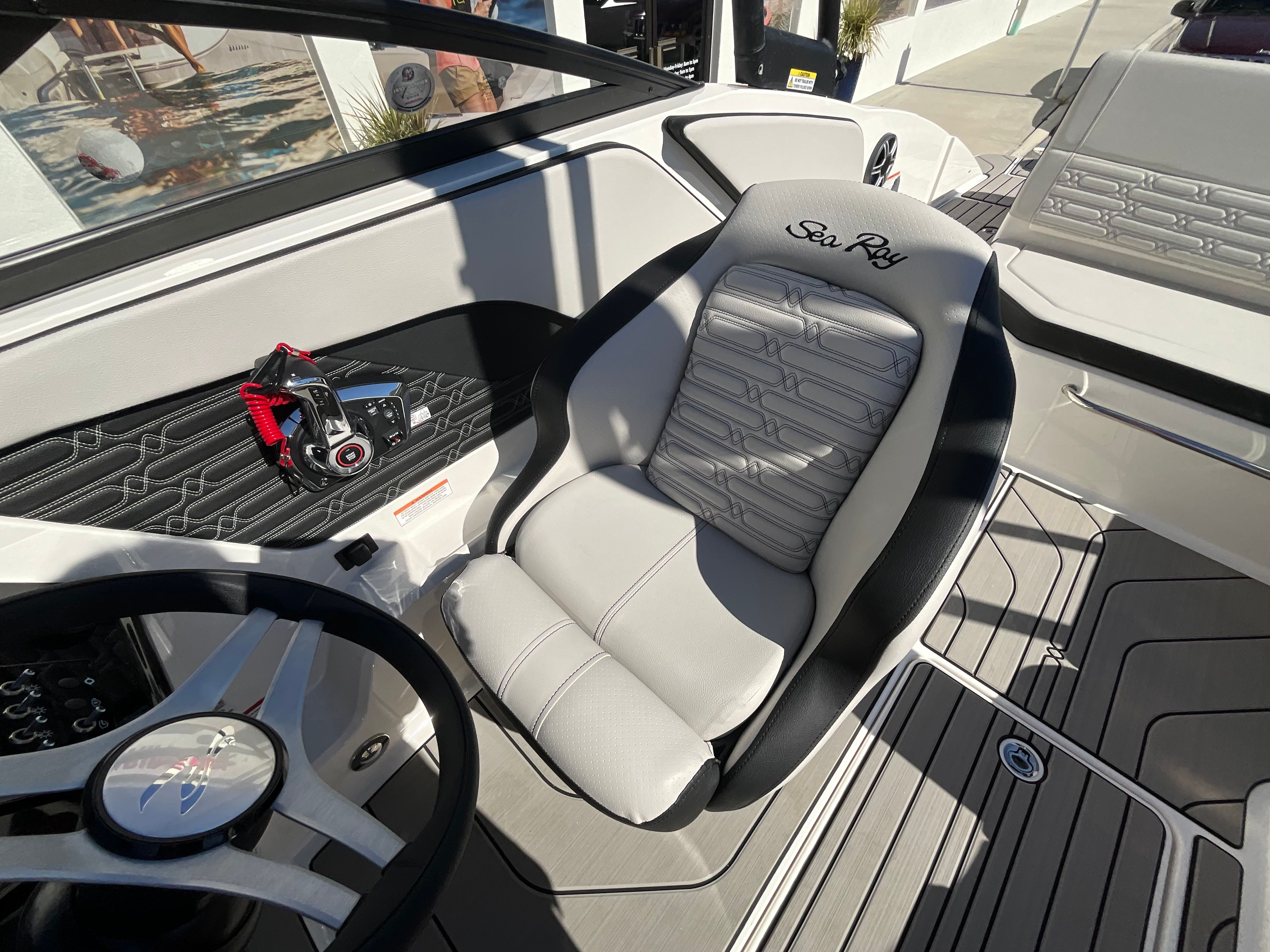 2026 Sea Ray SPX 210 Outboard Image Thumbnail #15