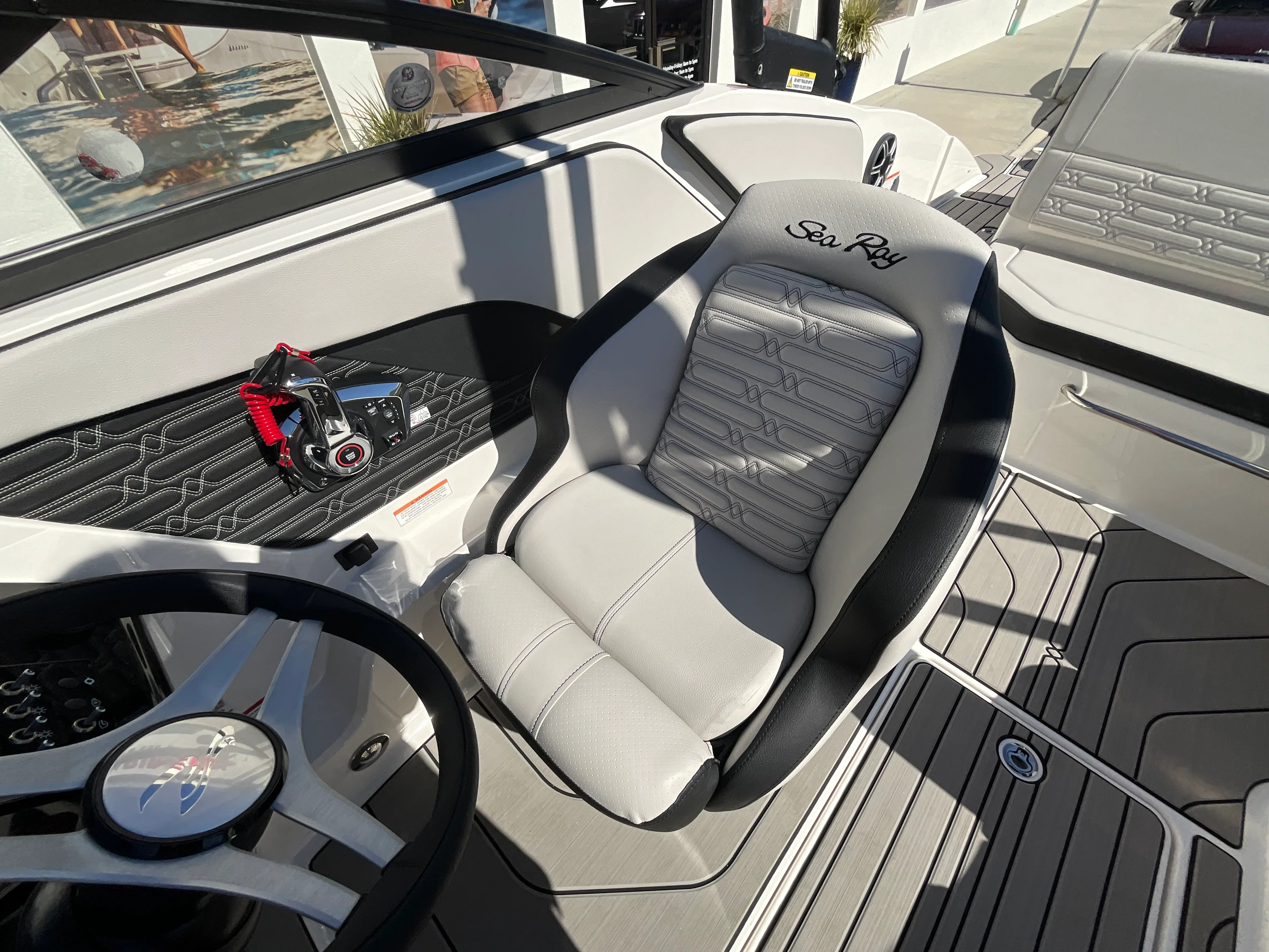 2026 Sea Ray SPX 210 Outboard Image Thumbnail #15