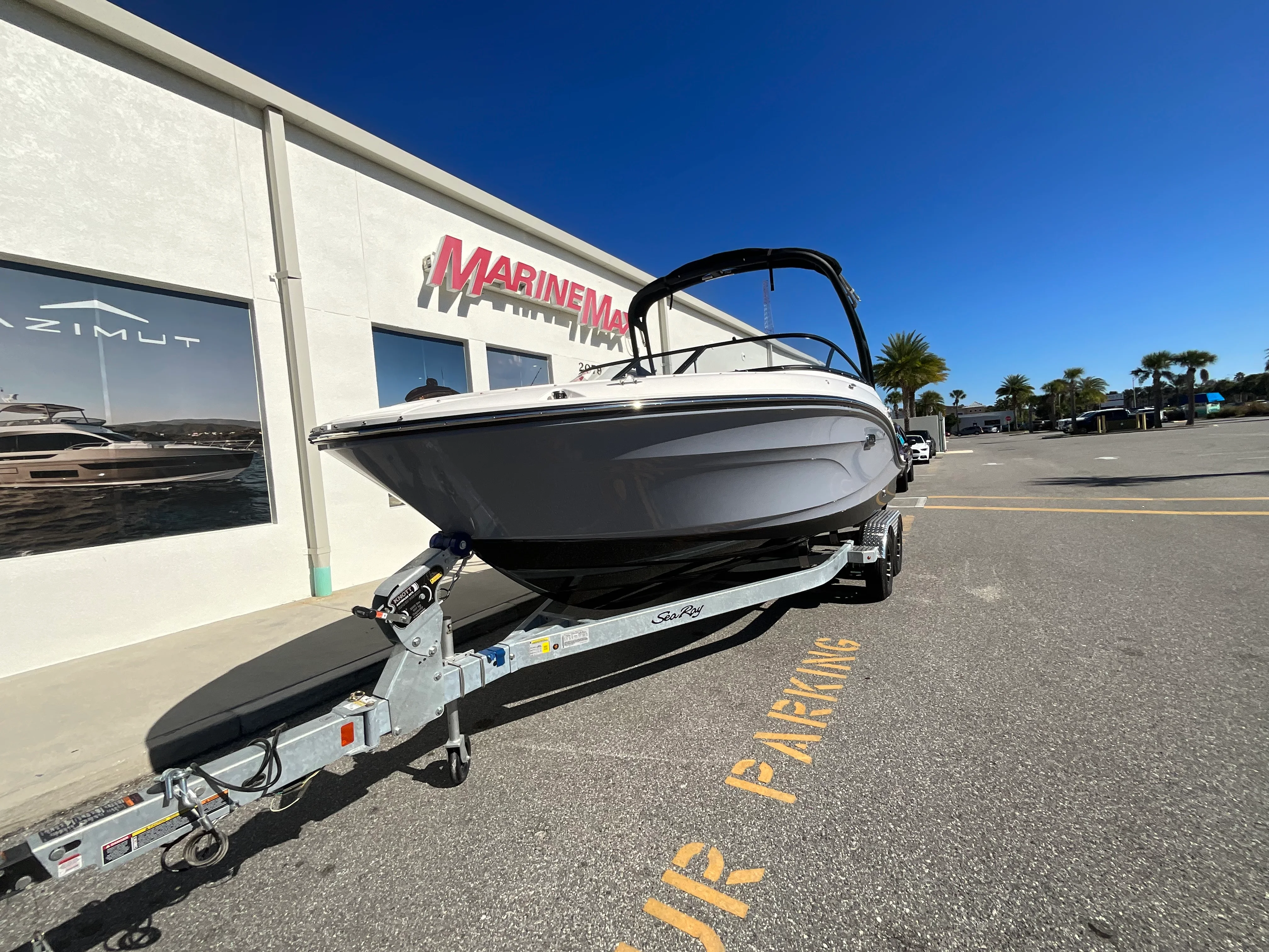 2026 Sea Ray SPX 210 Outboard Image Thumbnail #2