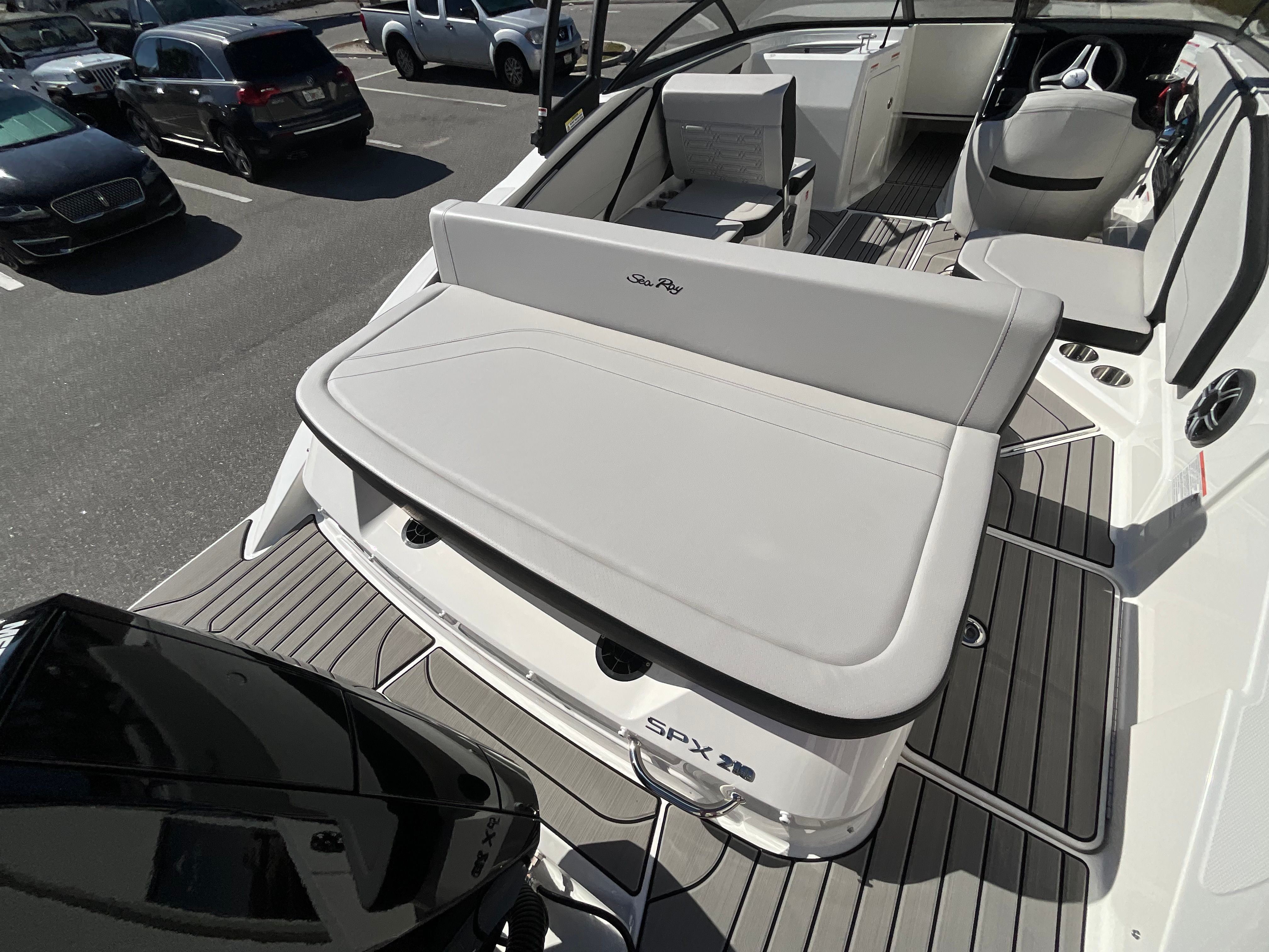 2026 Sea Ray SPX 210 Outboard Image Thumbnail #10