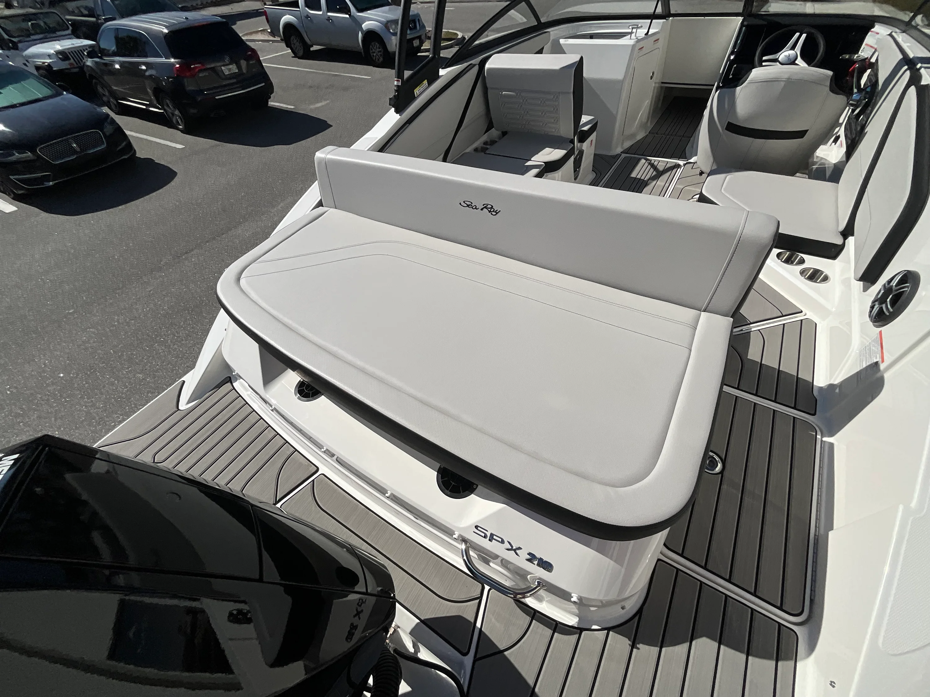 2026 Sea Ray SPX 210 Outboard Image Thumbnail #10