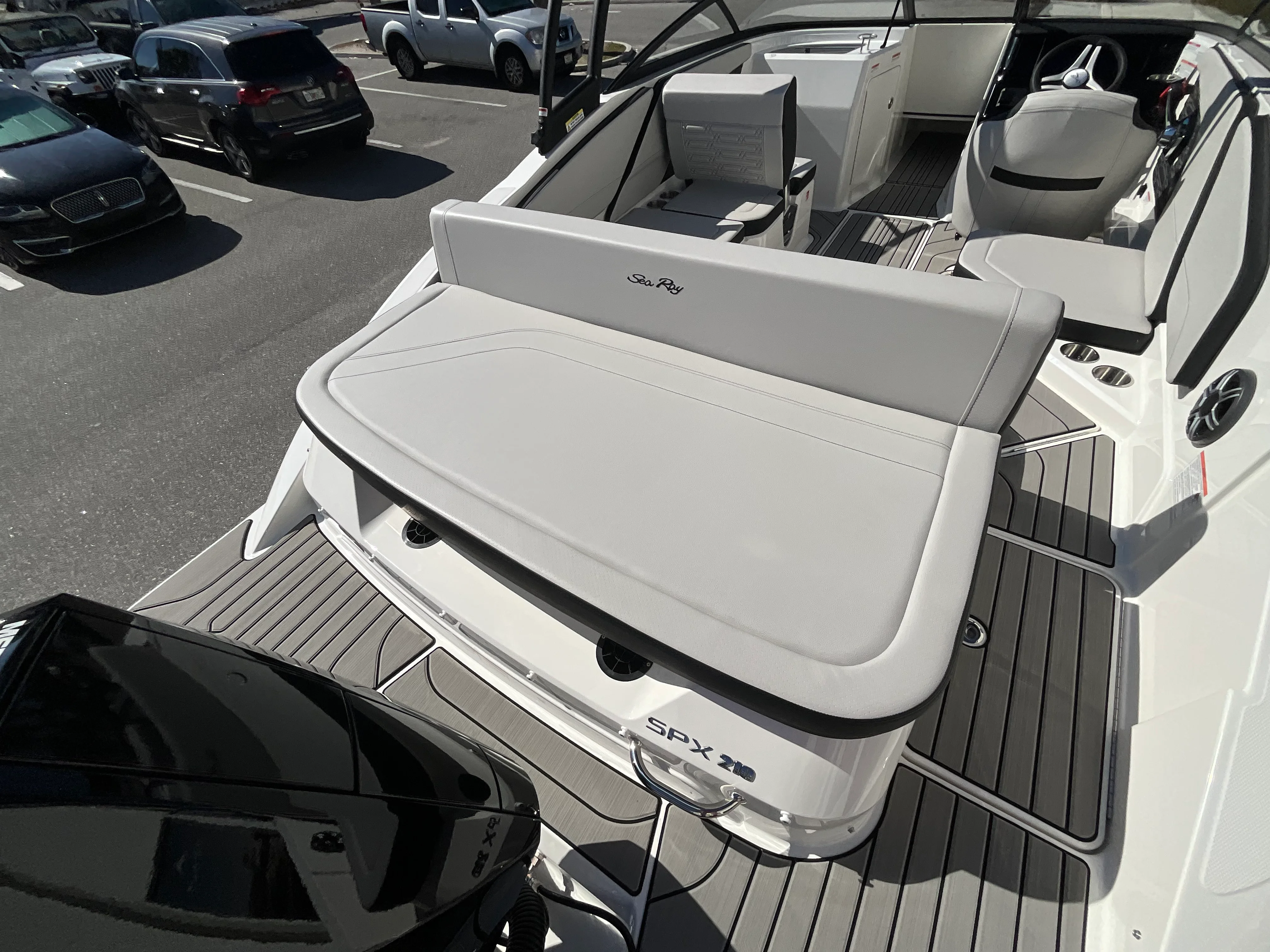 2026 Sea Ray SPX 210 Outboard Image Thumbnail #10