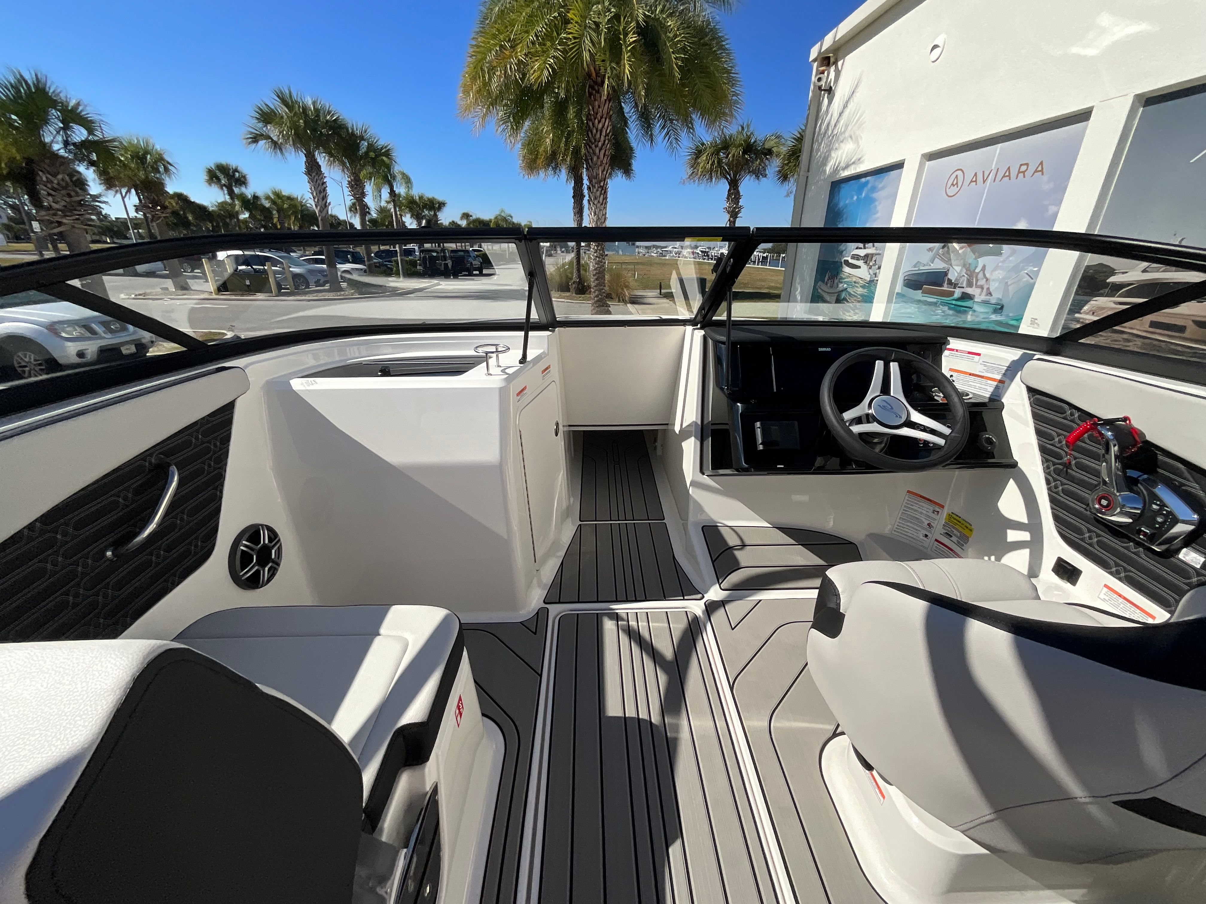 2026 Sea Ray SPX 210 Outboard Image Thumbnail #11