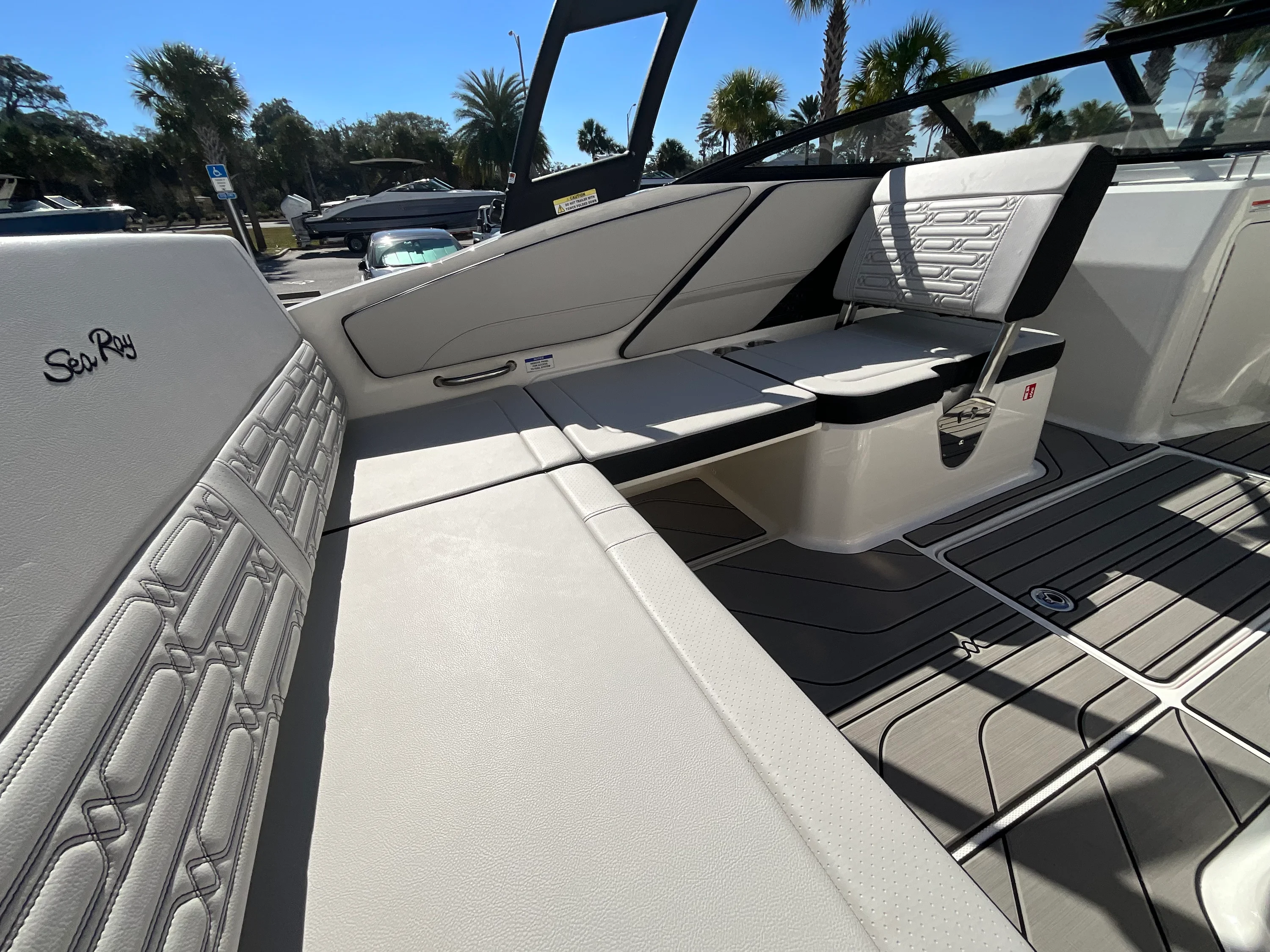 2026 Sea Ray SPX 210 Outboard Image Thumbnail #20