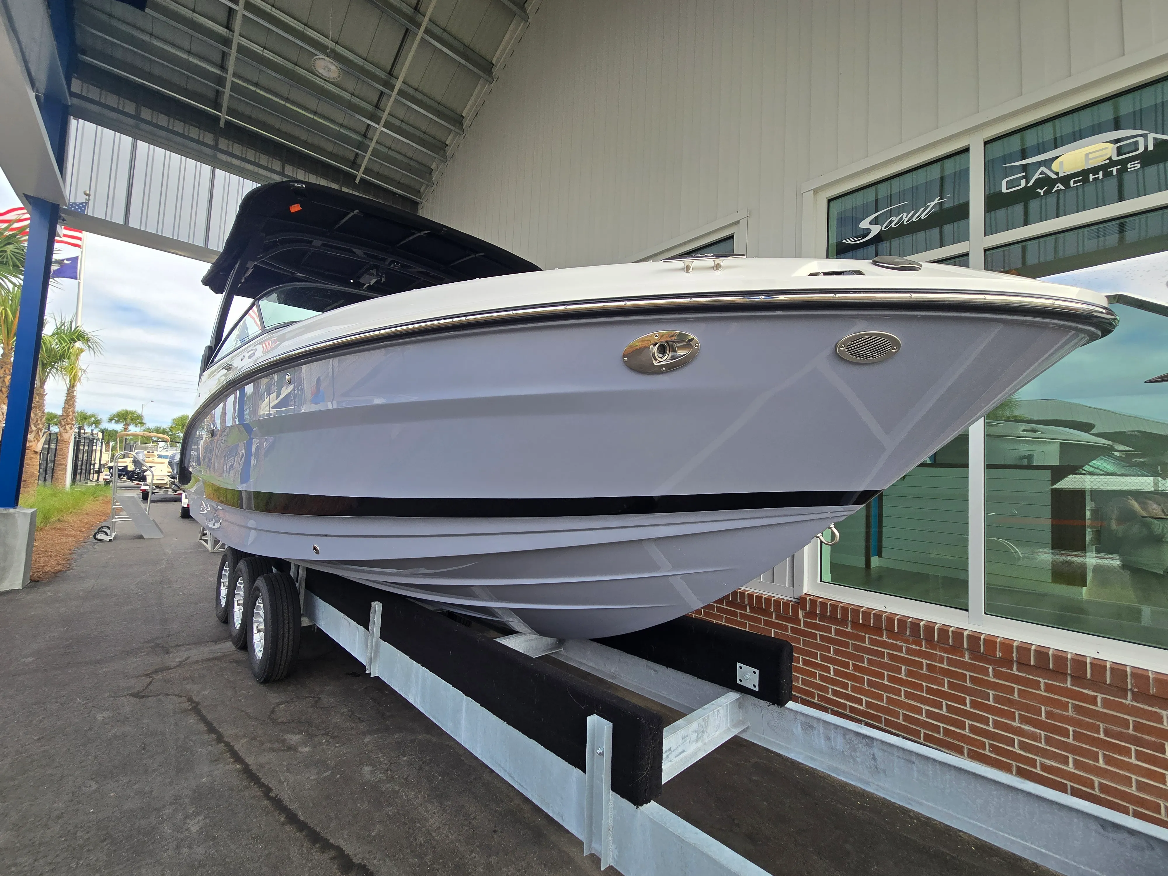 2026 Sea Ray SLX 260 Outboard Image Thumbnail #17