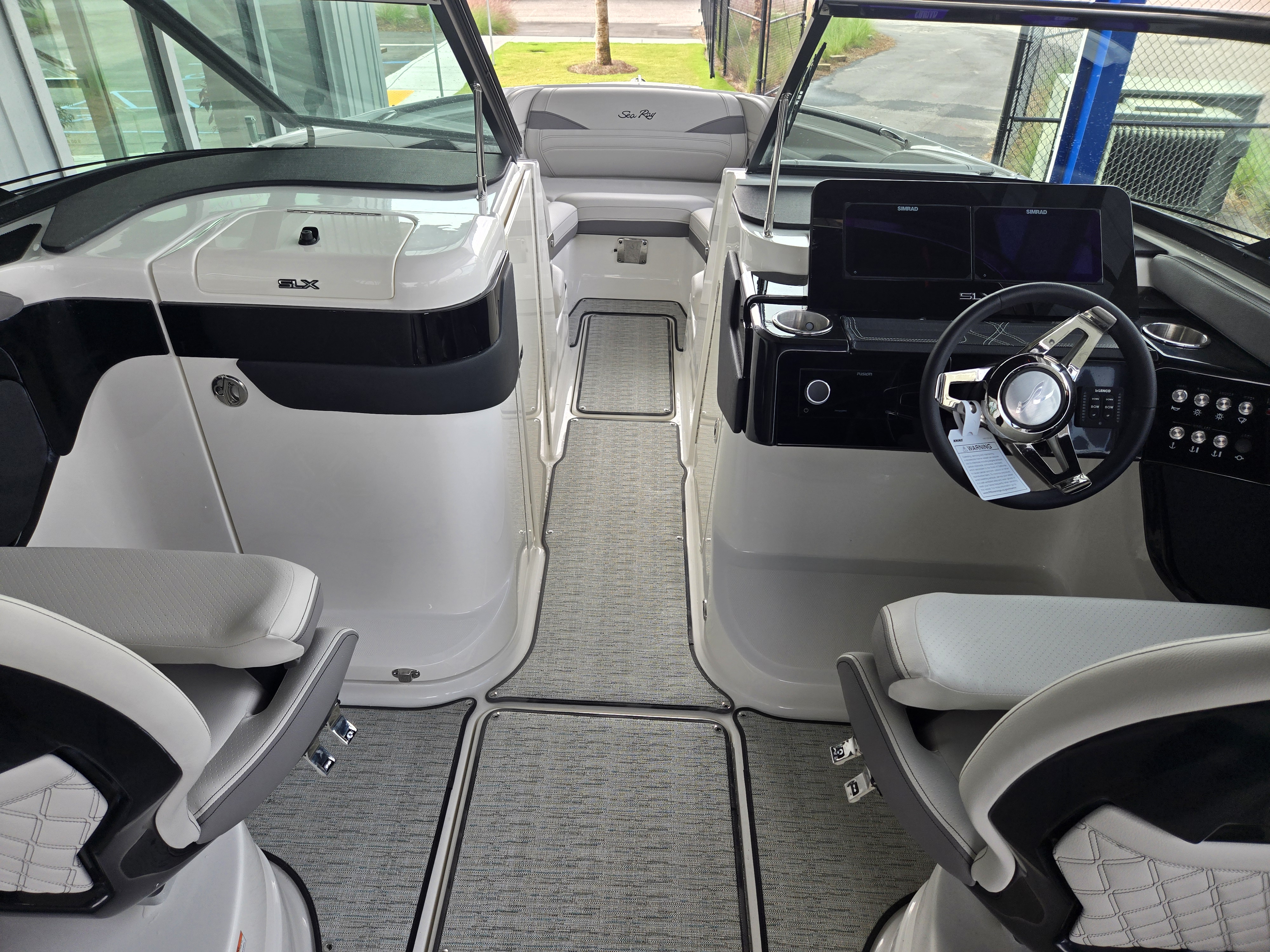 2026 Sea Ray SLX 260 Outboard Image Thumbnail #8