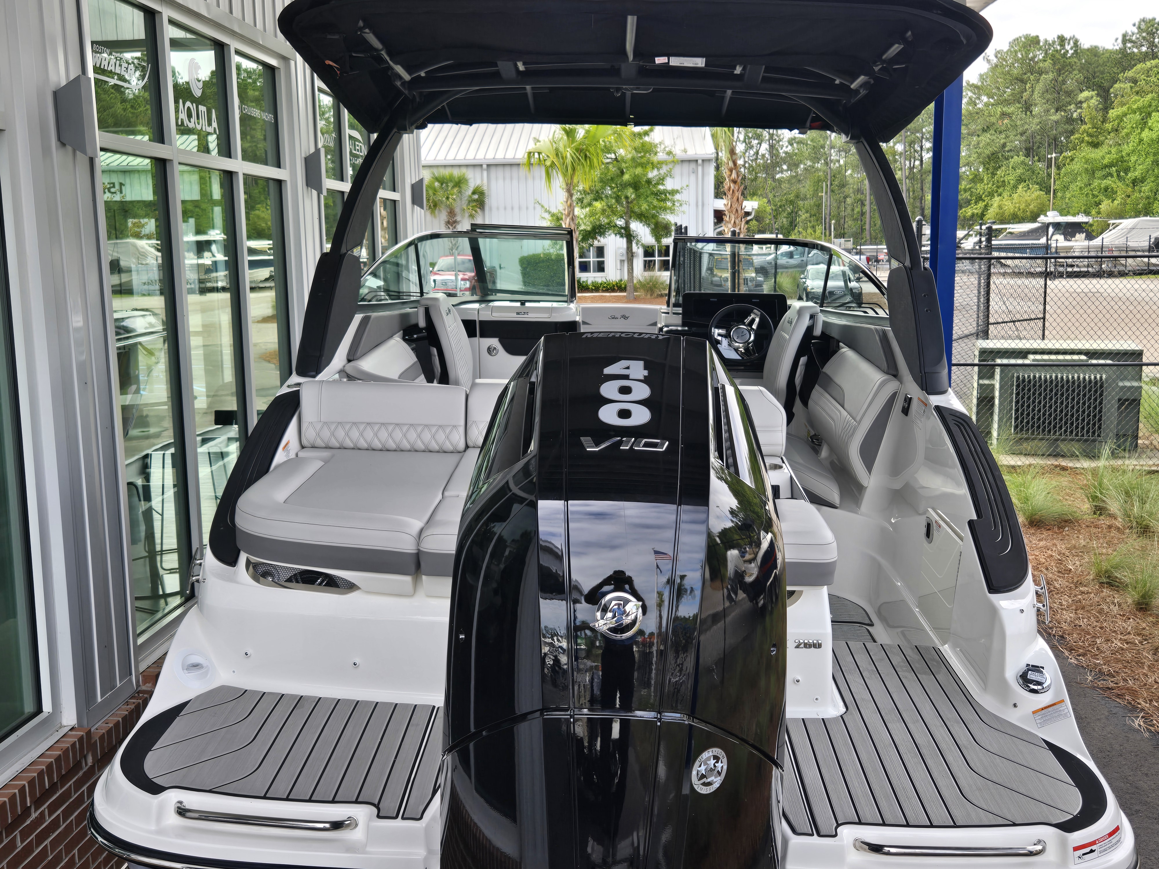 2026 Sea Ray SLX 260 Outboard Image Thumbnail #2