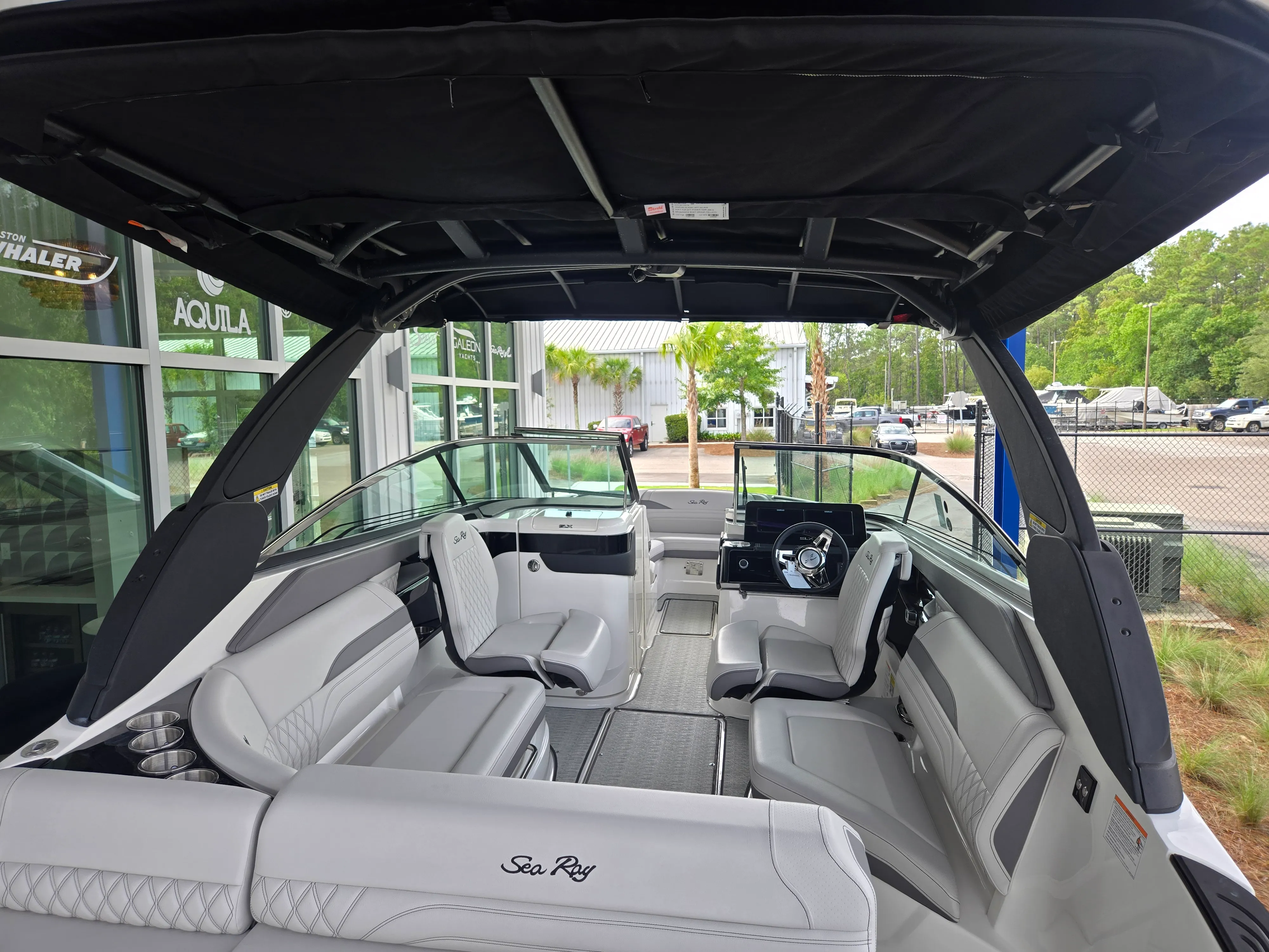 2026 Sea Ray SLX 260 Outboard Image Thumbnail #5