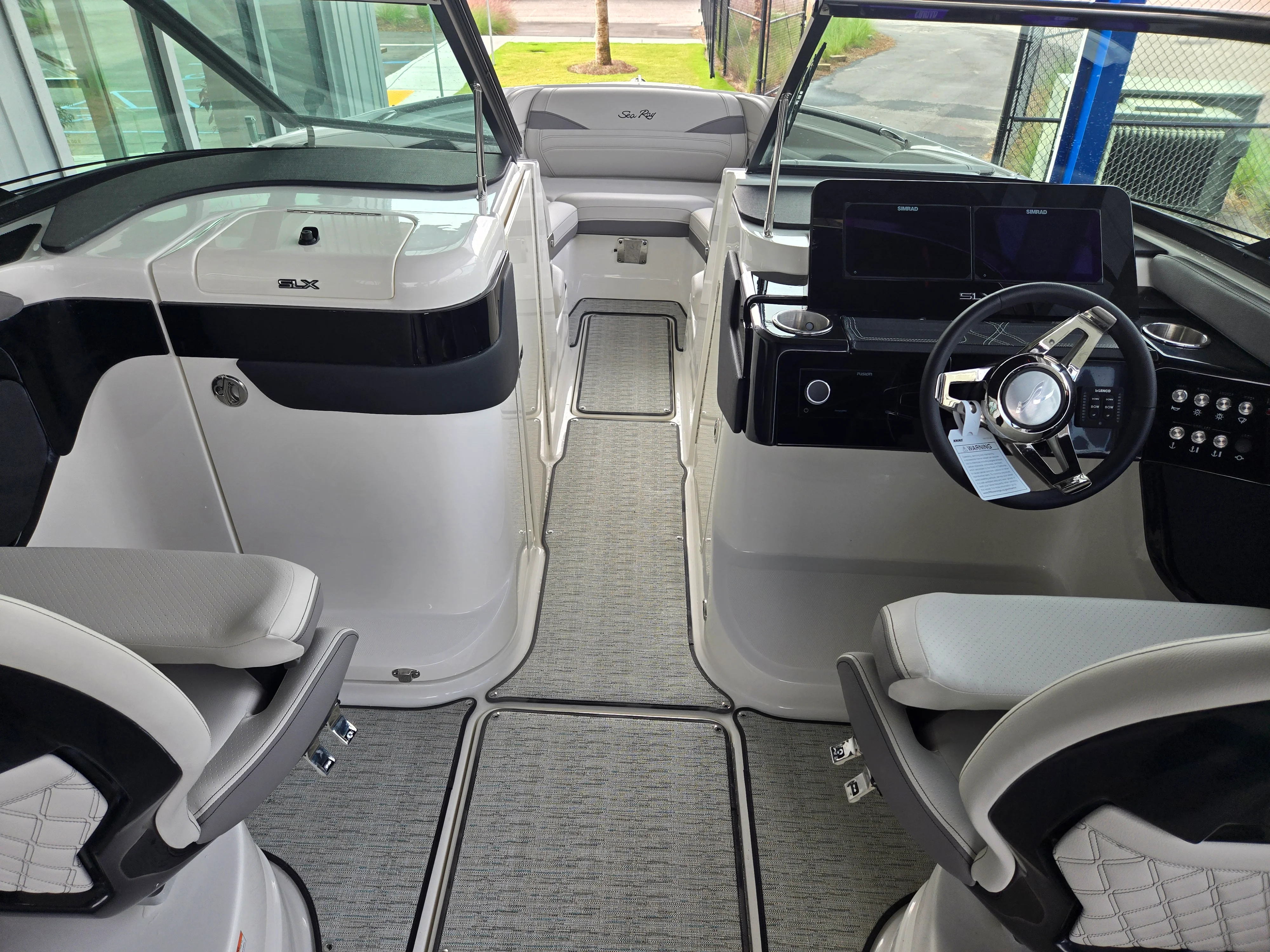 2026 Sea Ray SLX 260 Outboard Image Thumbnail #8