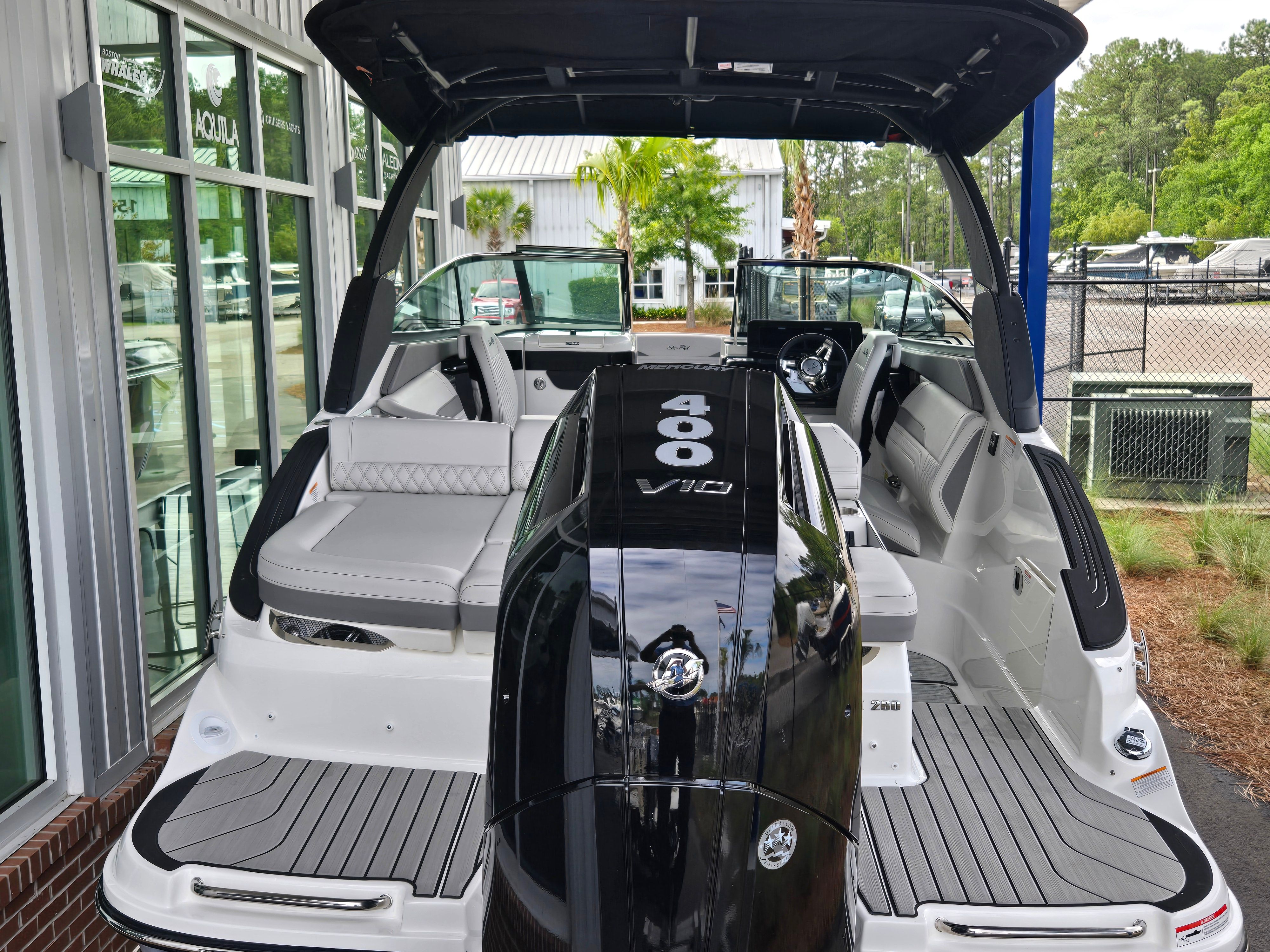 2026 Sea Ray SLX 260 Outboard Image Thumbnail #2