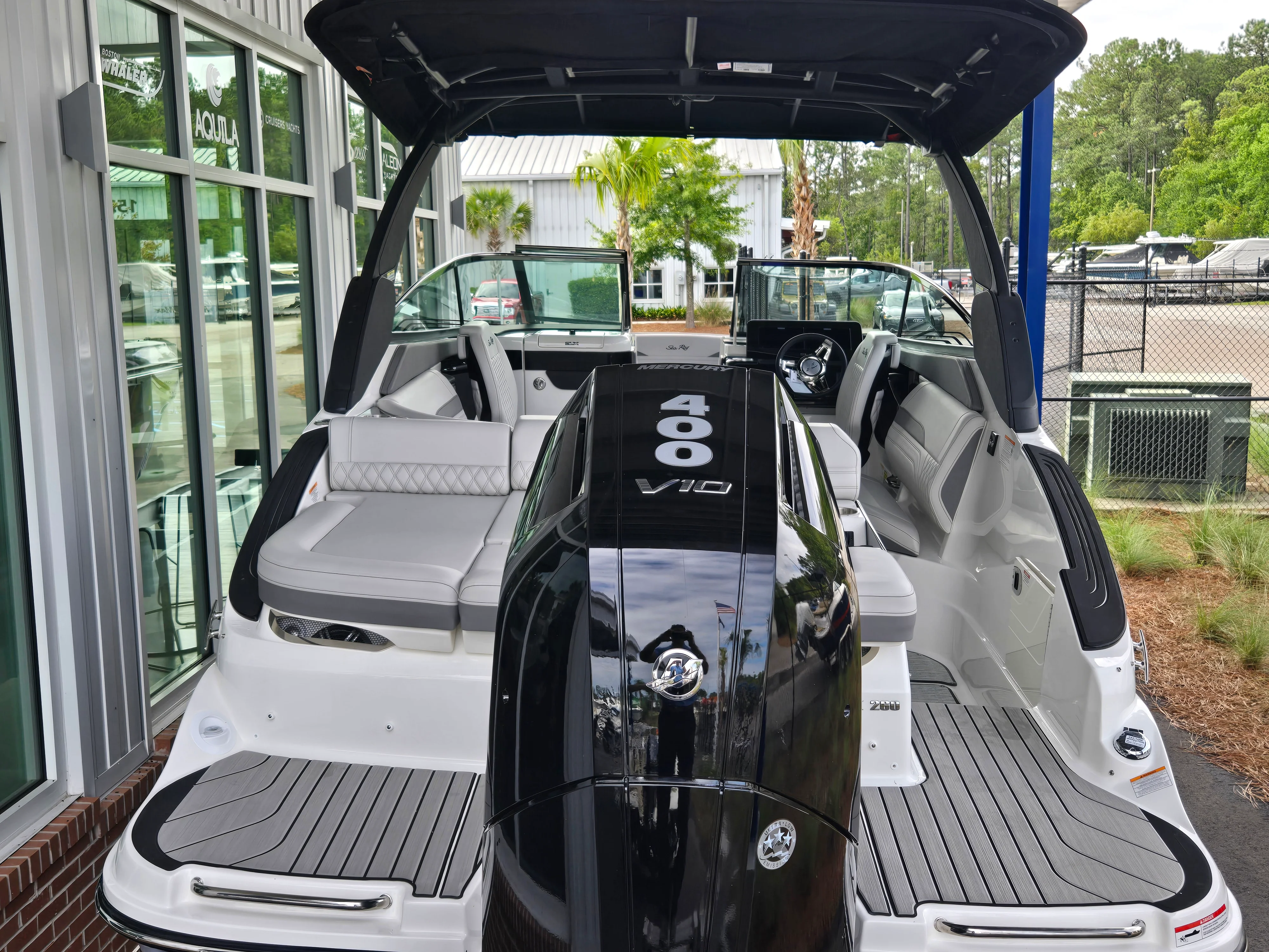 2026 Sea Ray SLX 260 Outboard Image Thumbnail #2