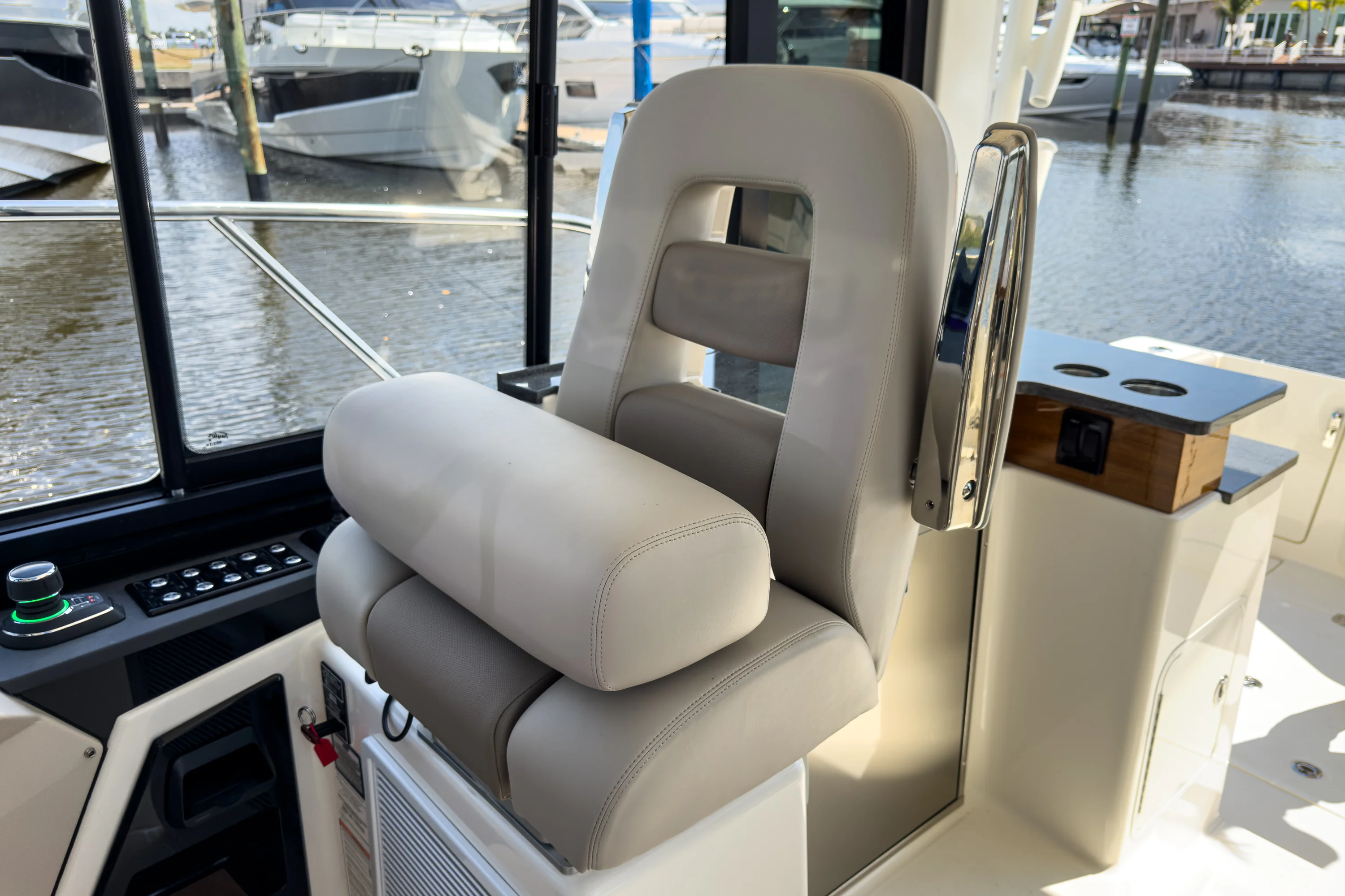 2026 Boston Whaler 365 Conquest Image Thumbnail #17