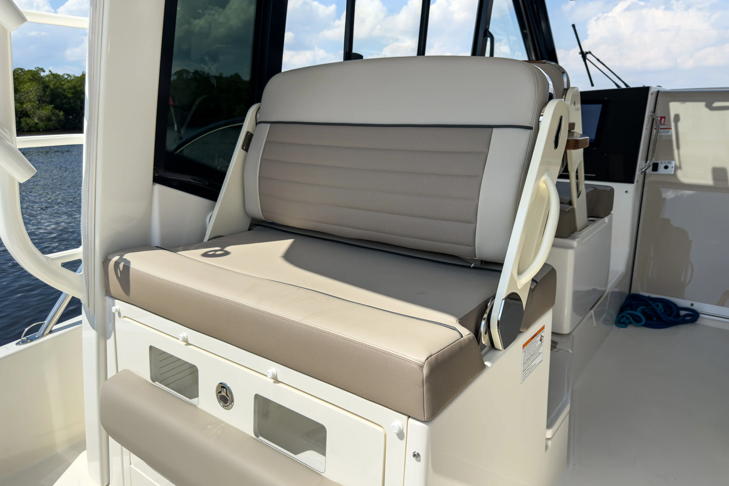 2026 Boston Whaler 365 Conquest Image Thumbnail #11