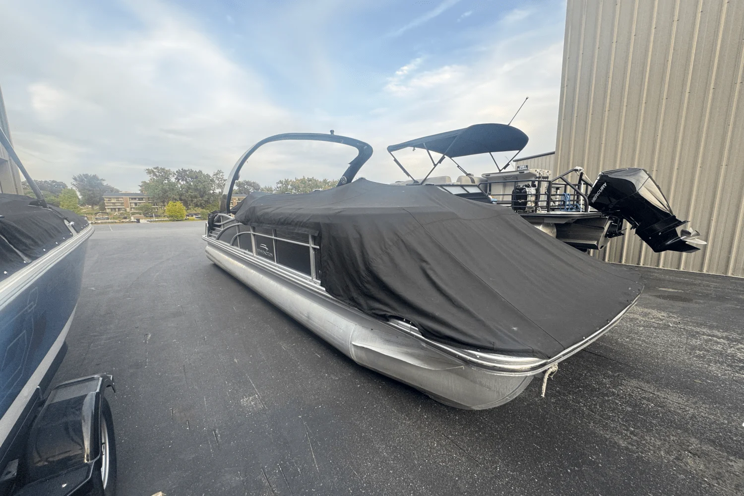 2015 Bennington 2575 QCW Image Thumbnail #2