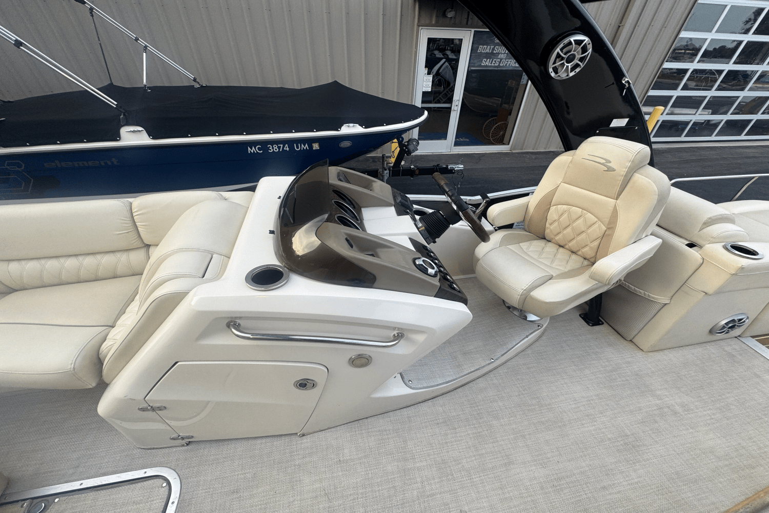 2015 Bennington 2575 QCW Image Thumbnail #16