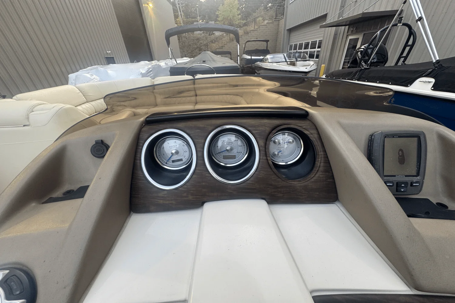 2015 Bennington 2575 QCW Image Thumbnail #14