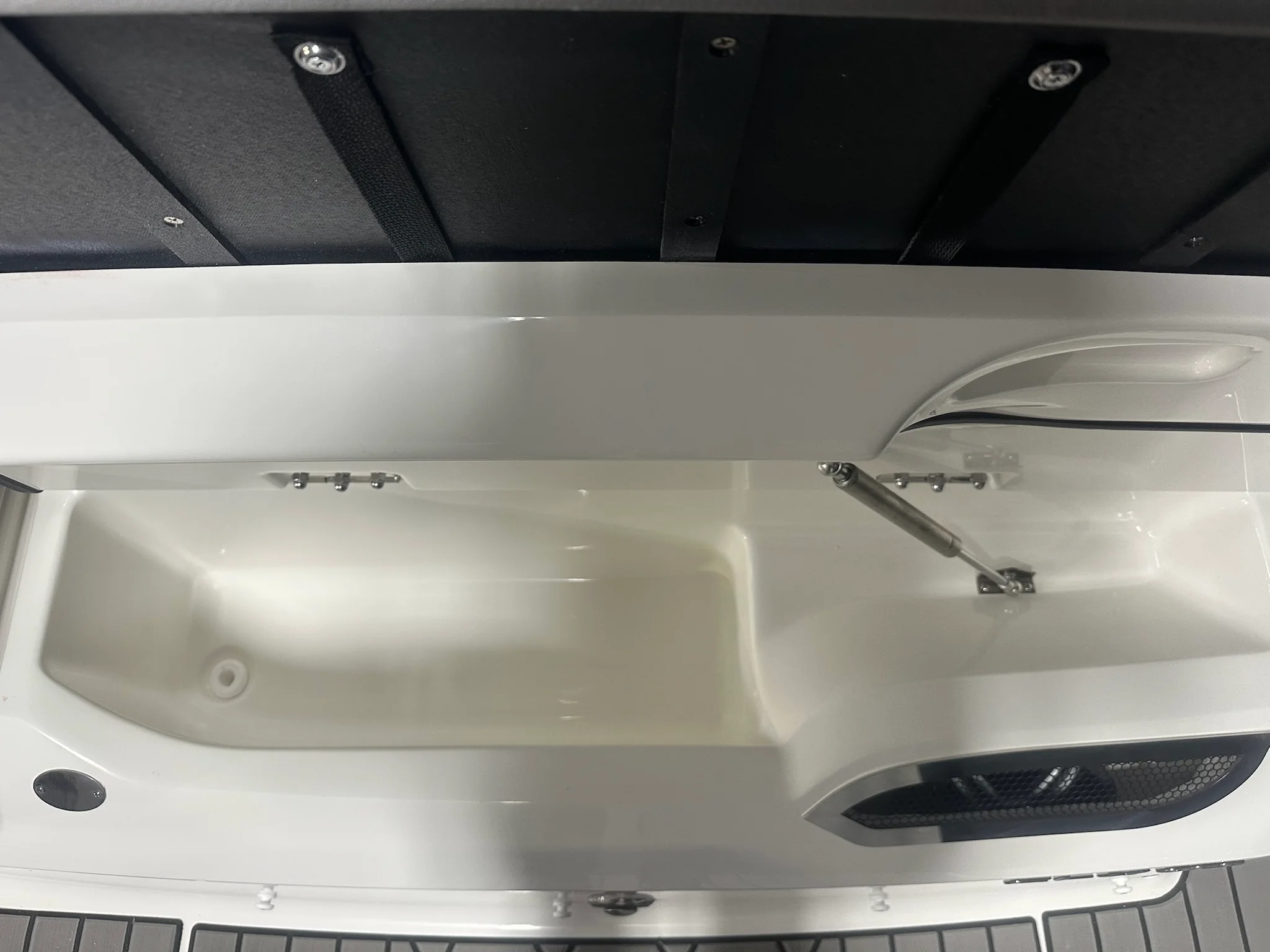 2026 Sea Ray SLX 260 Image Thumbnail #23