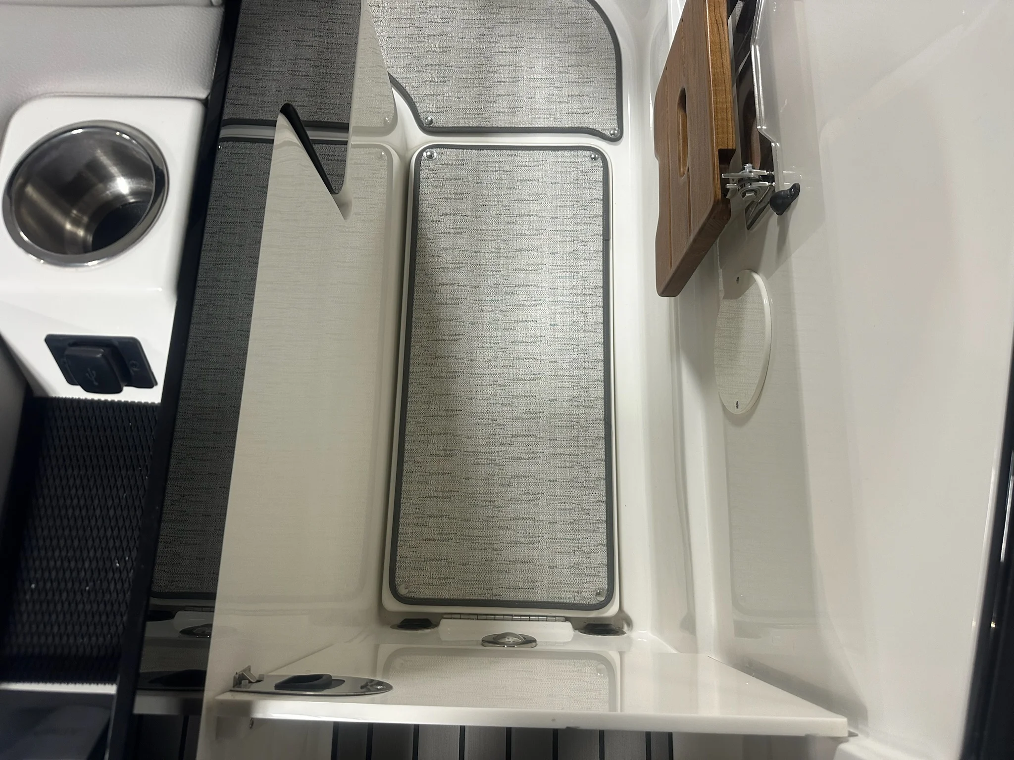 2026 Sea Ray SLX 260 Image Thumbnail #31