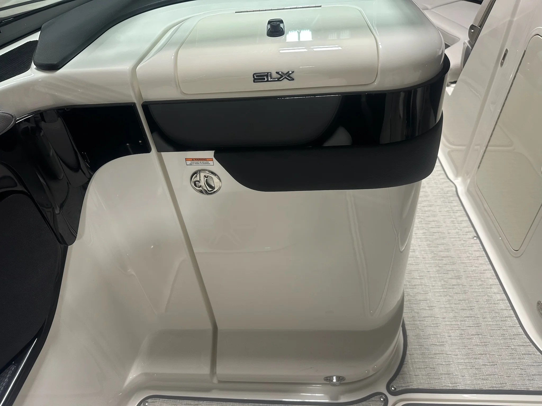 2026 Sea Ray SLX 260 Image Thumbnail #59