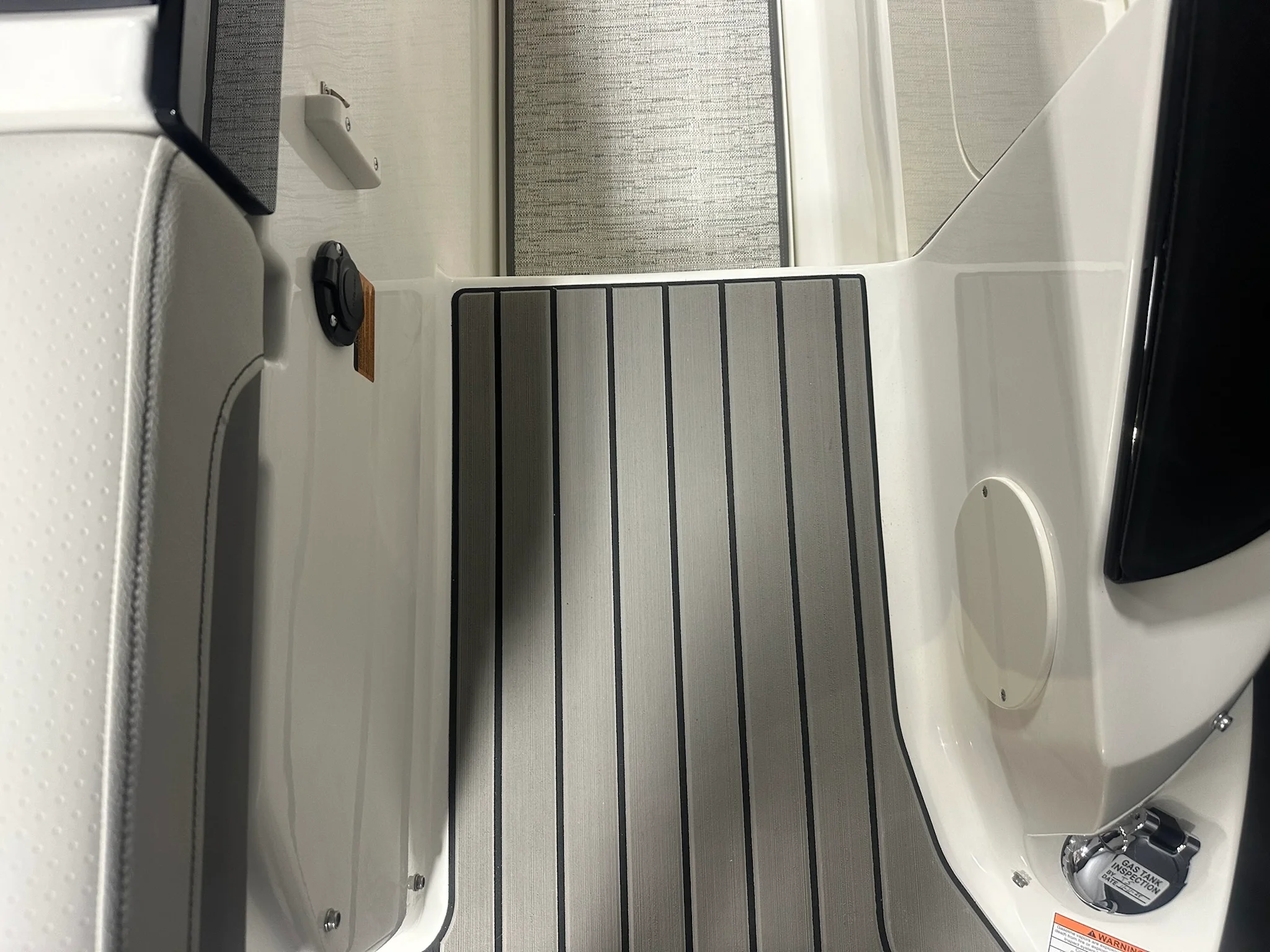 2026 Sea Ray SLX 260 Image Thumbnail #25