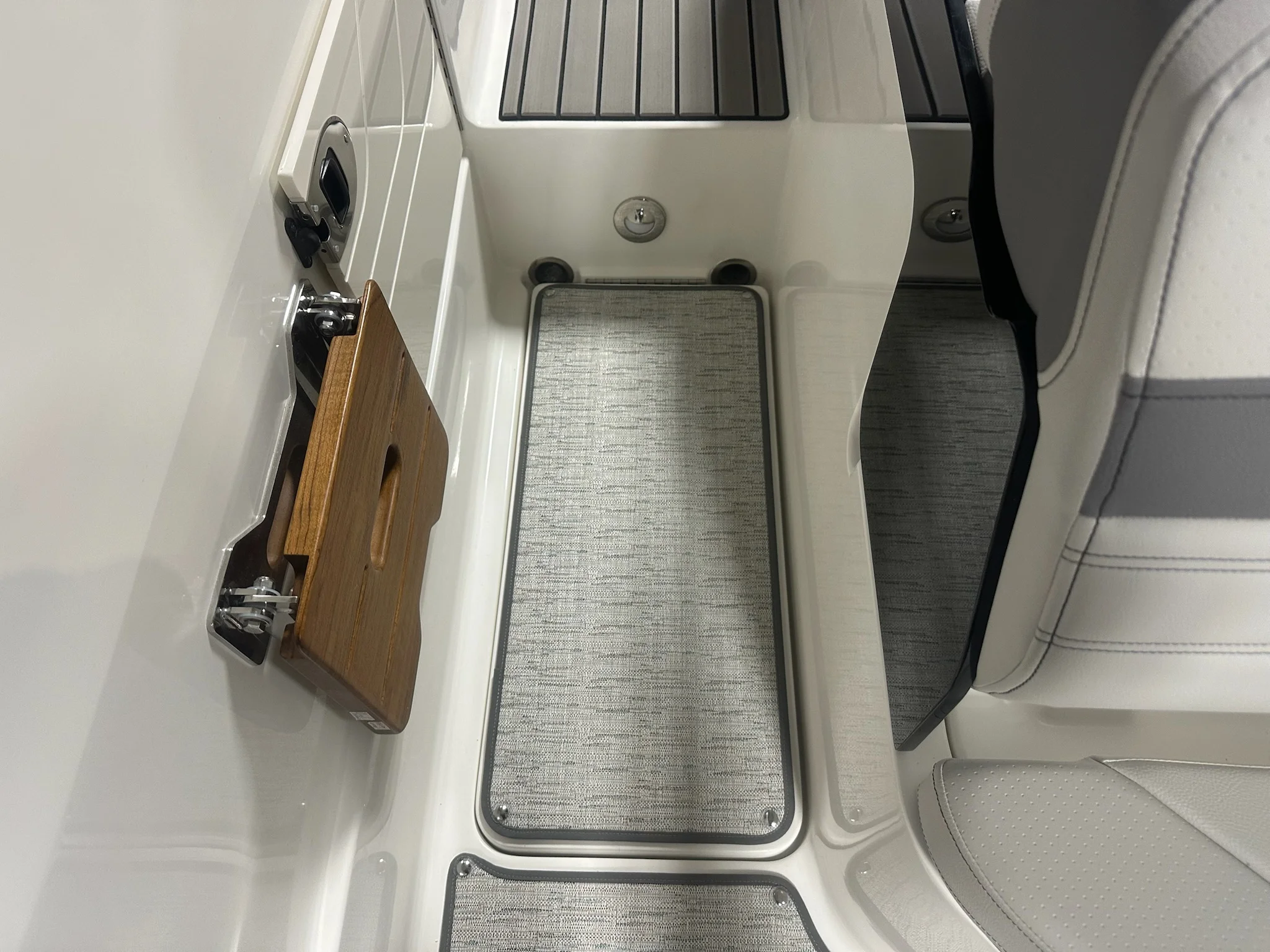 2026 Sea Ray SLX 260 Image Thumbnail #33