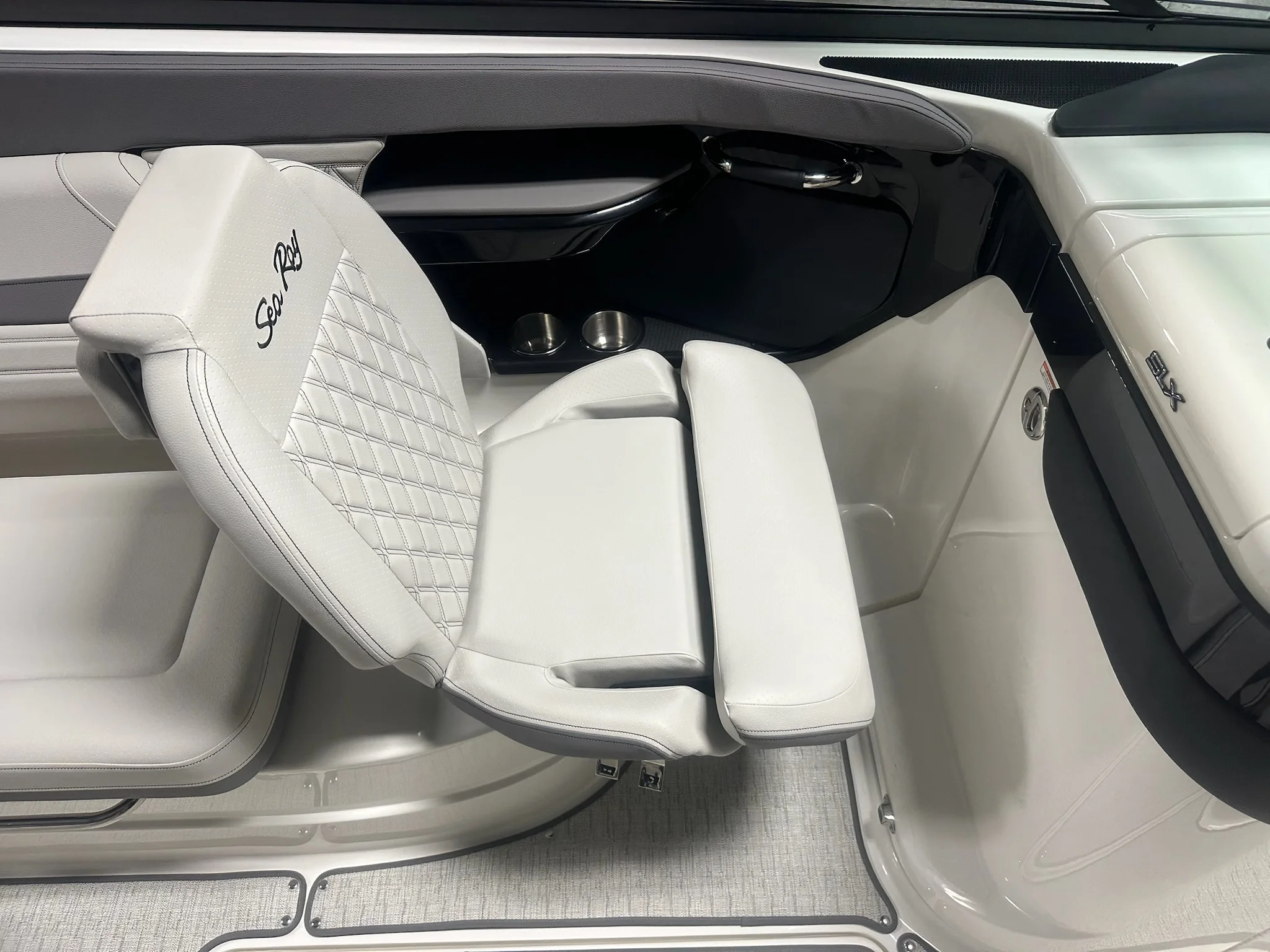 2026 Sea Ray SLX 260 Image Thumbnail #55