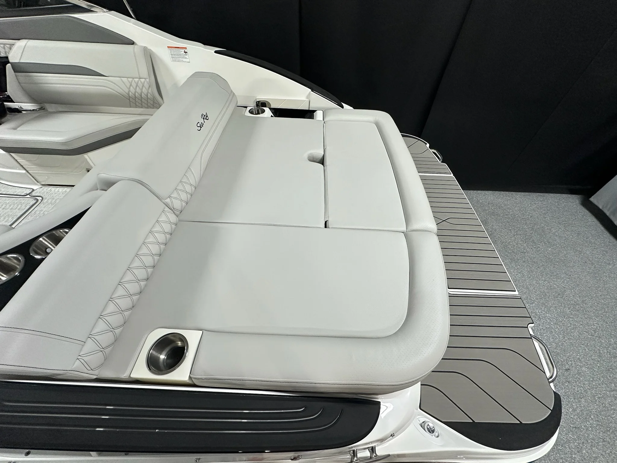 2026 Sea Ray SLX 260 Image Thumbnail #10