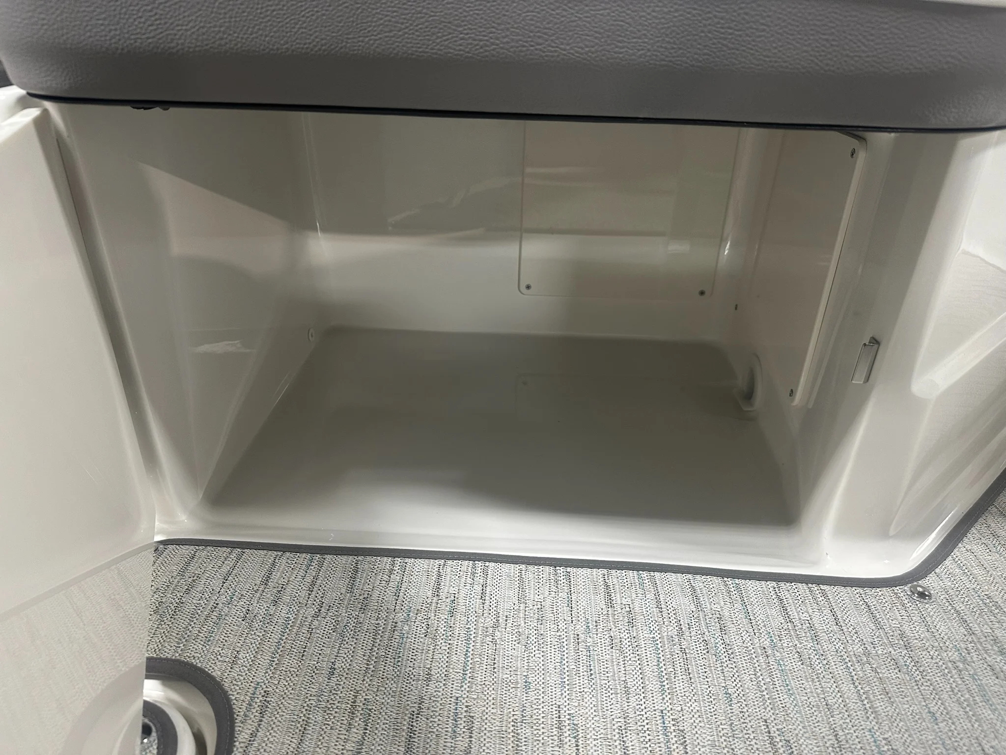 2026 Sea Ray SLX 260 Image Thumbnail #40